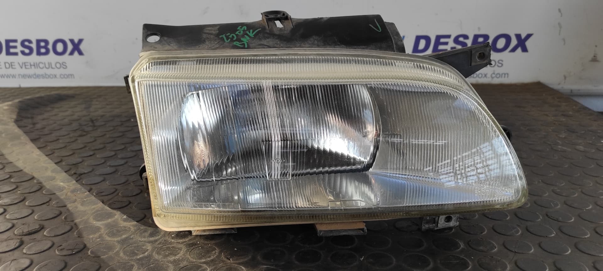 Recambio de FARO DERECHO para PEUGEOT PARTNER (S1) 2.0 HDi CAT RHYDW10TD referencia OEM IAM    - ROJO
