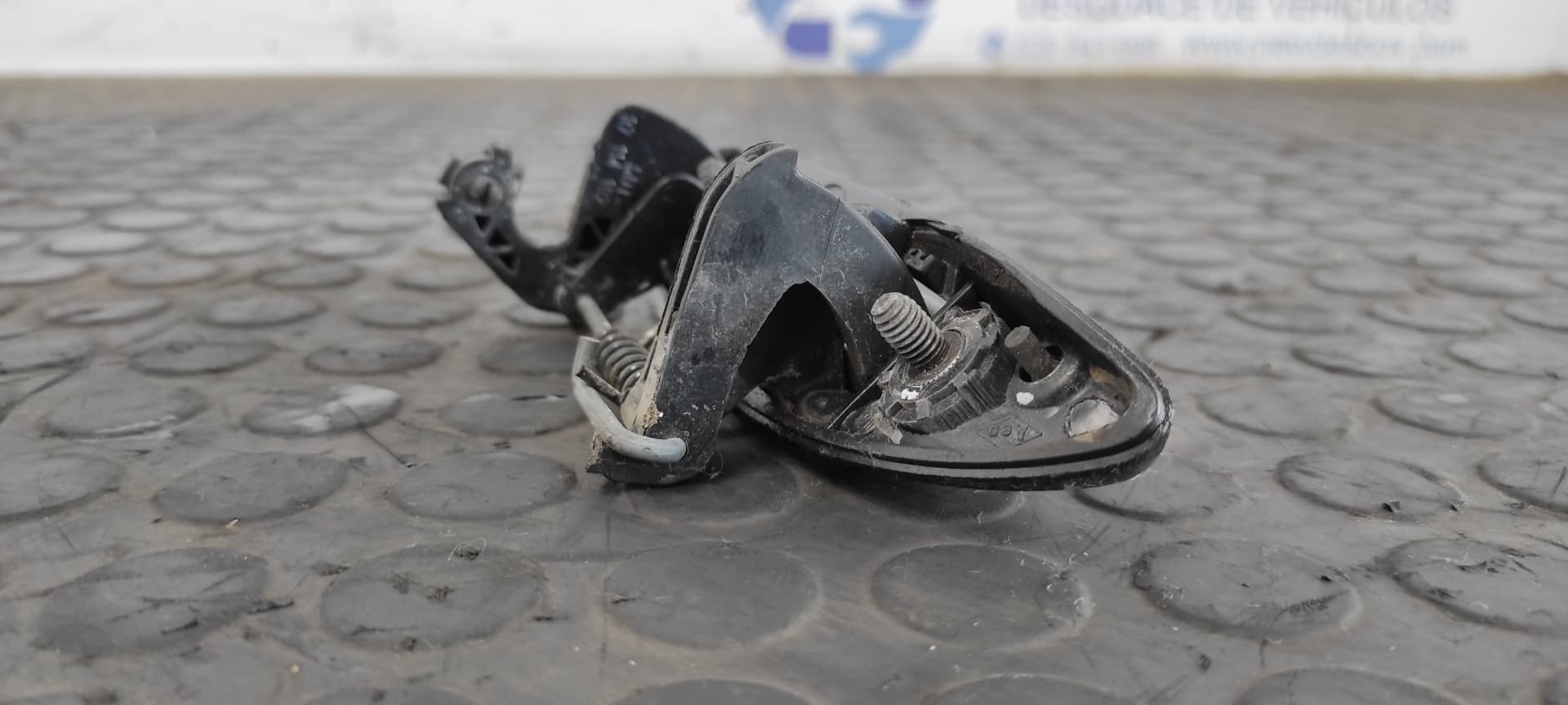 Recambio de MANETA DELANTERA DERECHA para DACIA LOGAN Ambiance K7M F7 referencia OEM IAM 7700433076   - BLANCO 2