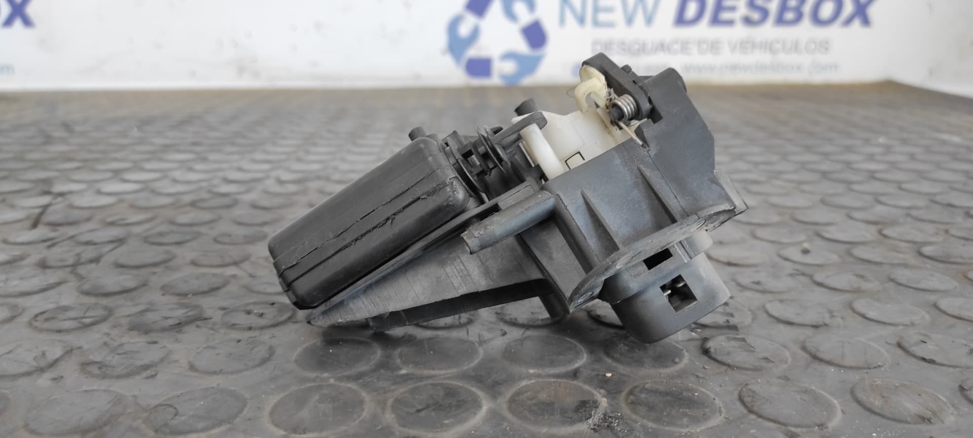 Recambio de MANETA EXTERIOR PORTON para RENAULT CLIO II FASE I (B/CBO) 1.2 D7F G7 referencia OEM IAM 842255   - BLANCO 4
