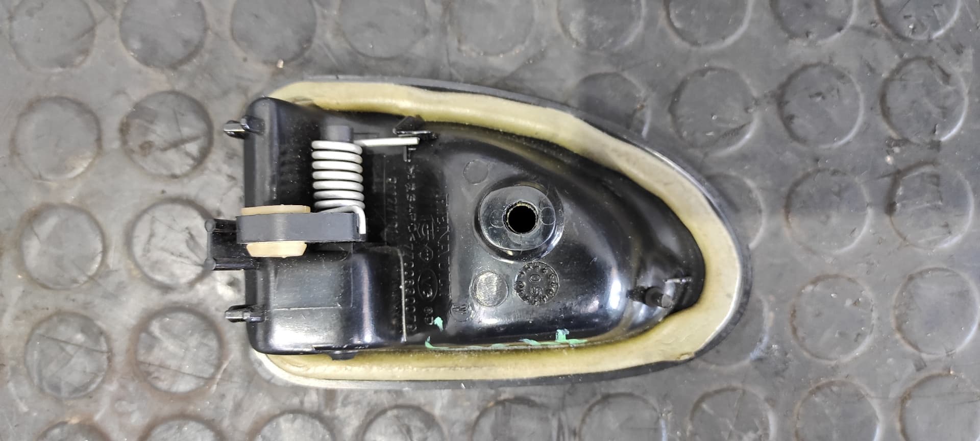 Recambio de MANETA INTERIOR DELANTERA DERECHA para DACIA LOGAN Ambiance K7M F7 referencia OEM IAM 7700830079   - BLANCO 2