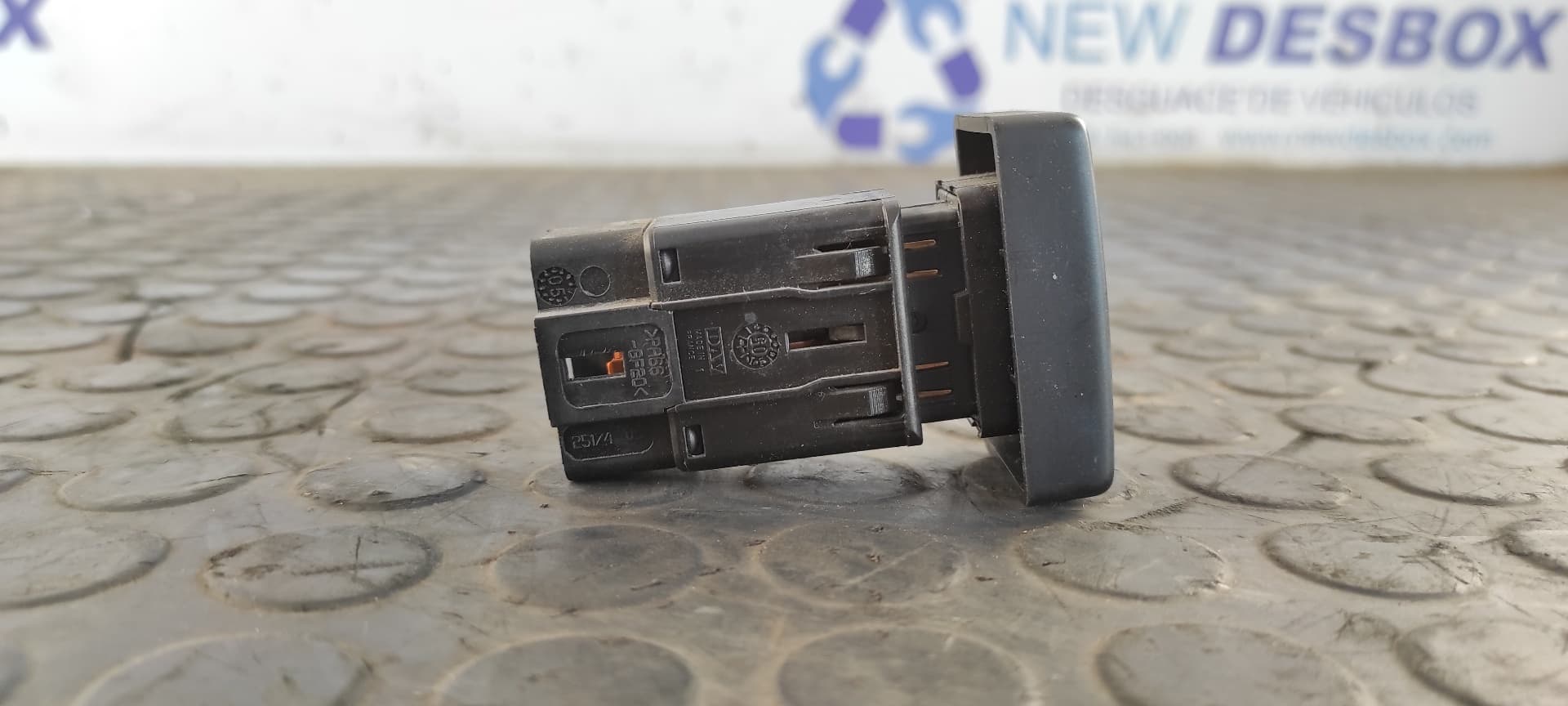Recambio de WARNING para DACIA LOGAN Ambiance K7M F7 referencia OEM IAM 25177   - BLANCO 3