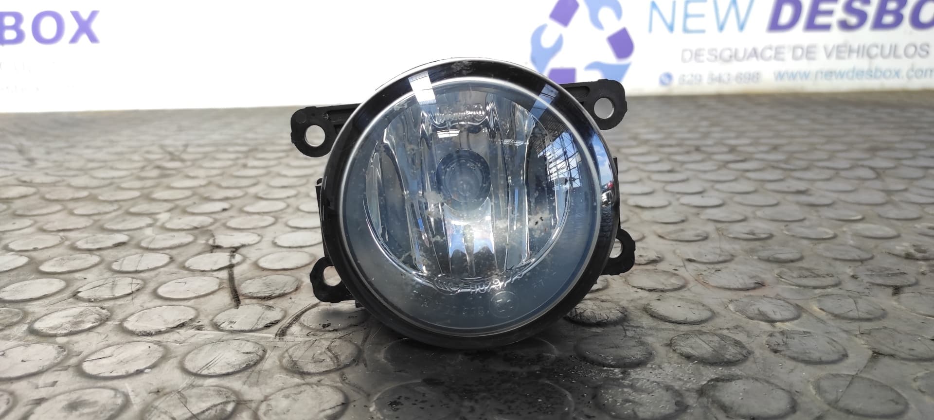 Recambio de FARO ANTINIEBLA IZQUIERDO para RENAULT MEGANE III BERLINA 5 P GT-Style H5F 4A referencia OEM IAM 8200074008   - BLANCO