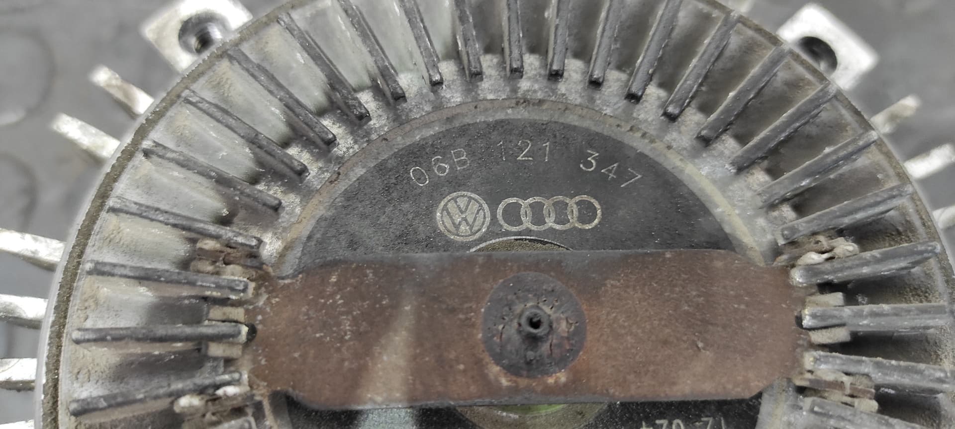 Recambio de VENTILADOR VISCOSO MOTOR para AUDI A4 BERLINA (B5) 1.9 TDI AJM referencia OEM IAM 06B121347   - NEGRO 2