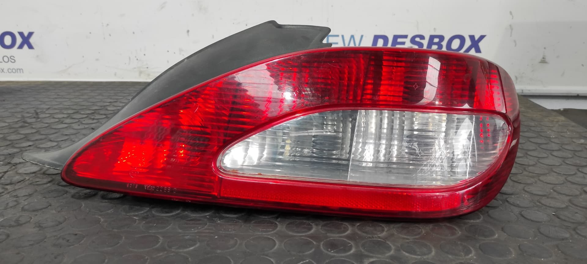 Recambio de PILOTO TRASERO DERECHO para PEUGEOT 406 COUPE (S1/S2) 2.0 RFNEW10J4 referencia OEM IAM 22890222   - BLANCO