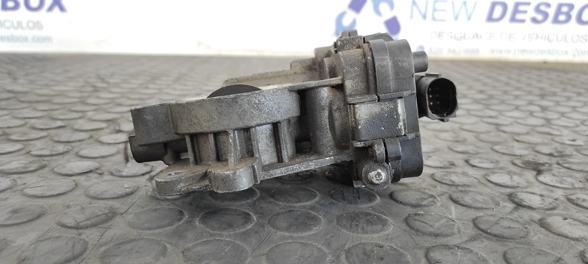 Recambio de CAJA MARIPOSA para OPEL ASTRA TWIN TOP Enjoy Z19DTH referencia OEM IAM 55199975   - NEGRO 4