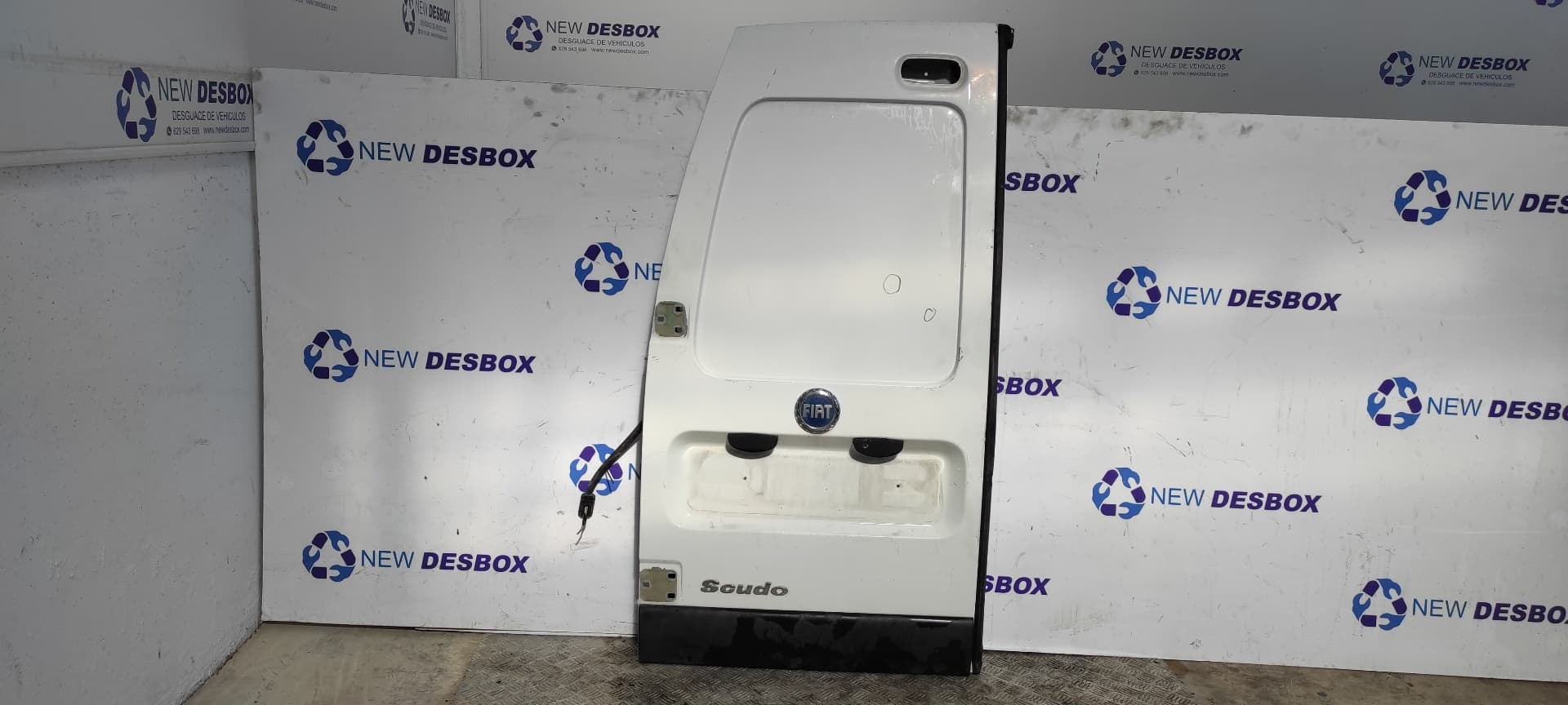 Recambio de PUERTA TRASERA IZQUIERDA para FIAT SCUDO (222) 2.0 16V JTD ELX Kombi (7 Sitze) RHW referencia OEM IAM    - BLANCO