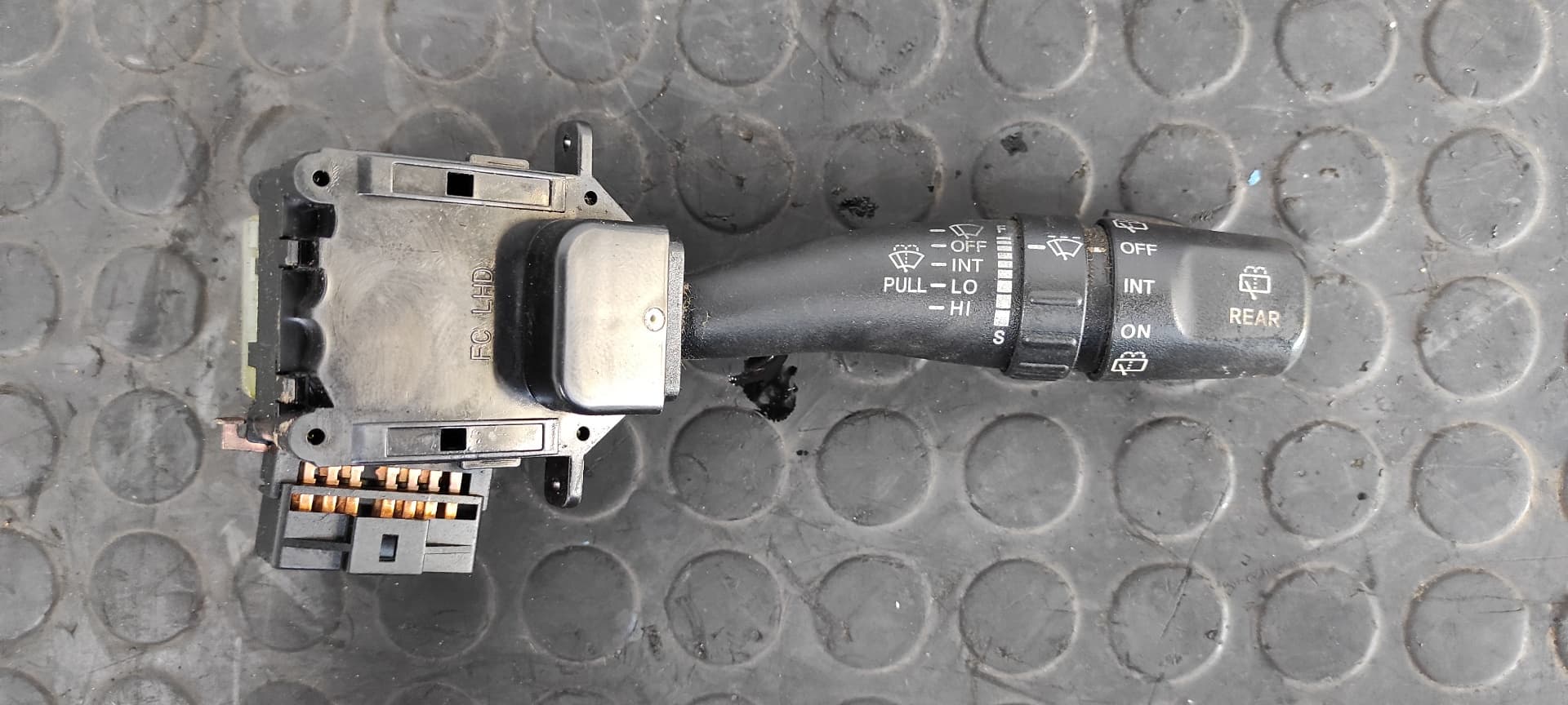 Recambio de MANDO LIMPIA para KIA CERATO 2.0 EX CRDi Berlina (4-ptas.) D4EA referencia OEM IAM 040726   - GRIS