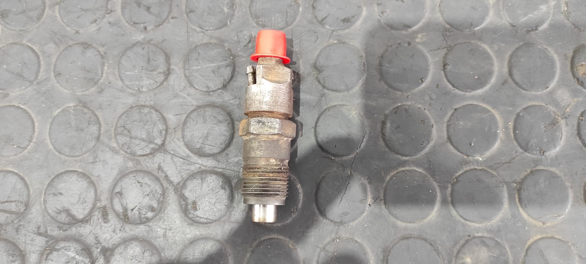 Recambio de INYECTOR para NISSAN SERENA (C23M) 2.3 LX Diesel LD23 referencia OEM IAM KC18P1   - BLANCO