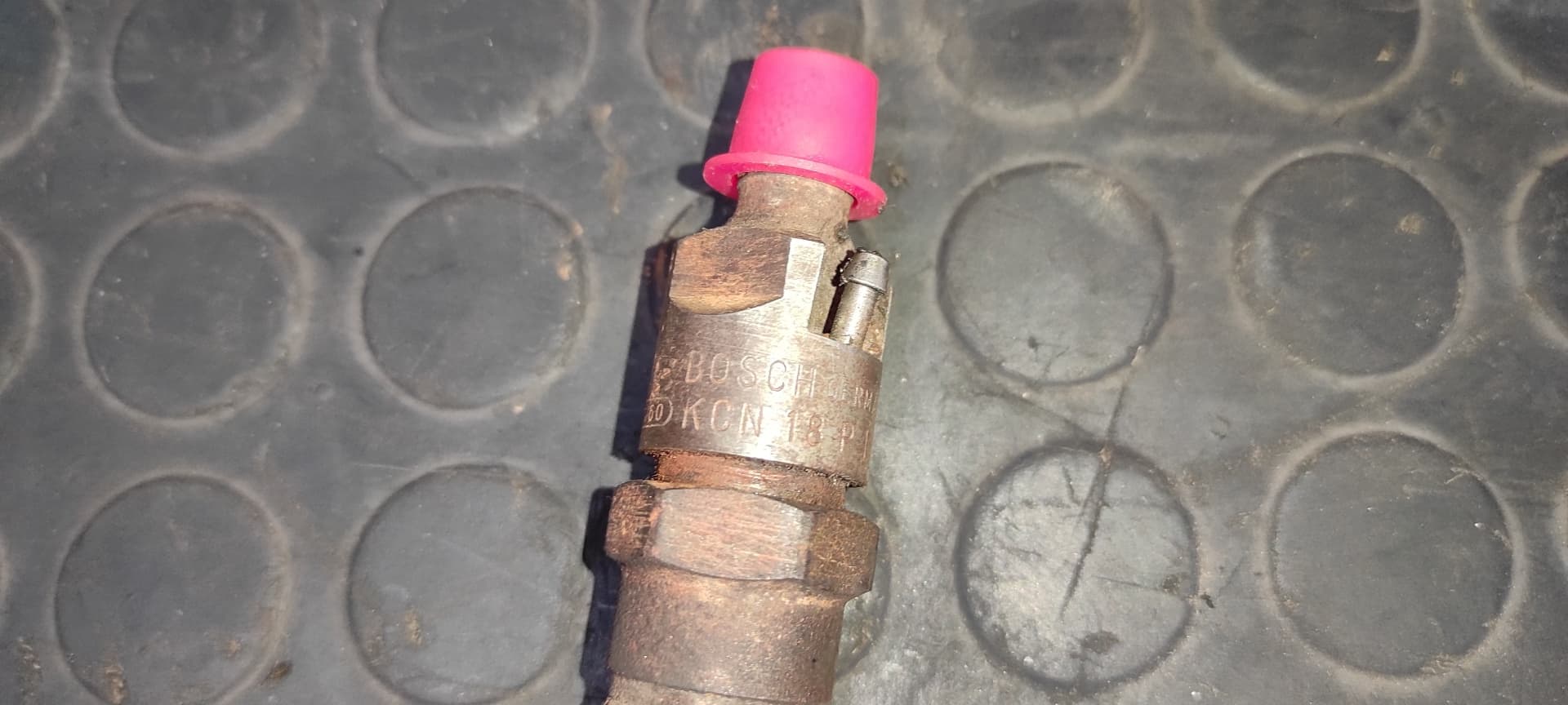 Recambio de INYECTOR para NISSAN SERENA (C23M) 2.3 LX Diesel LD23 referencia OEM IAM KC18P1   - BLANCO 4