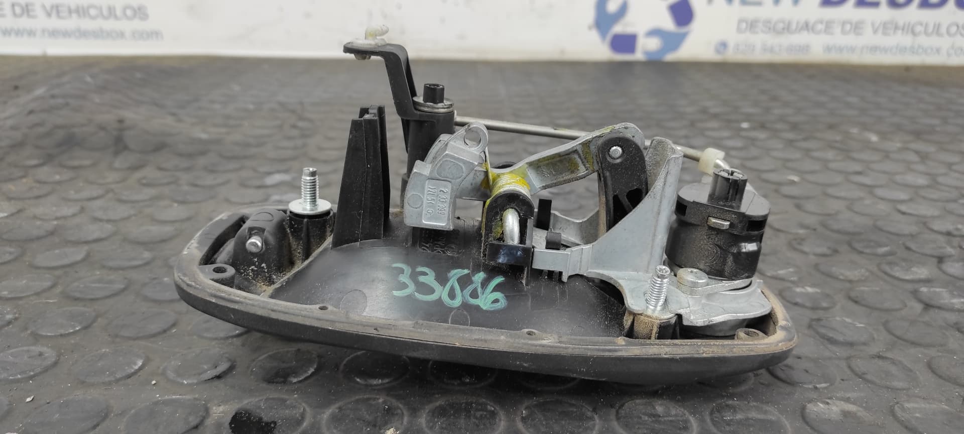 Recambio de MANETA  TRASERA IZQUIERDA para CITROEN NEMO Basis 8HSDV4TD referencia OEM IAM 242558E   - BLANCO 3