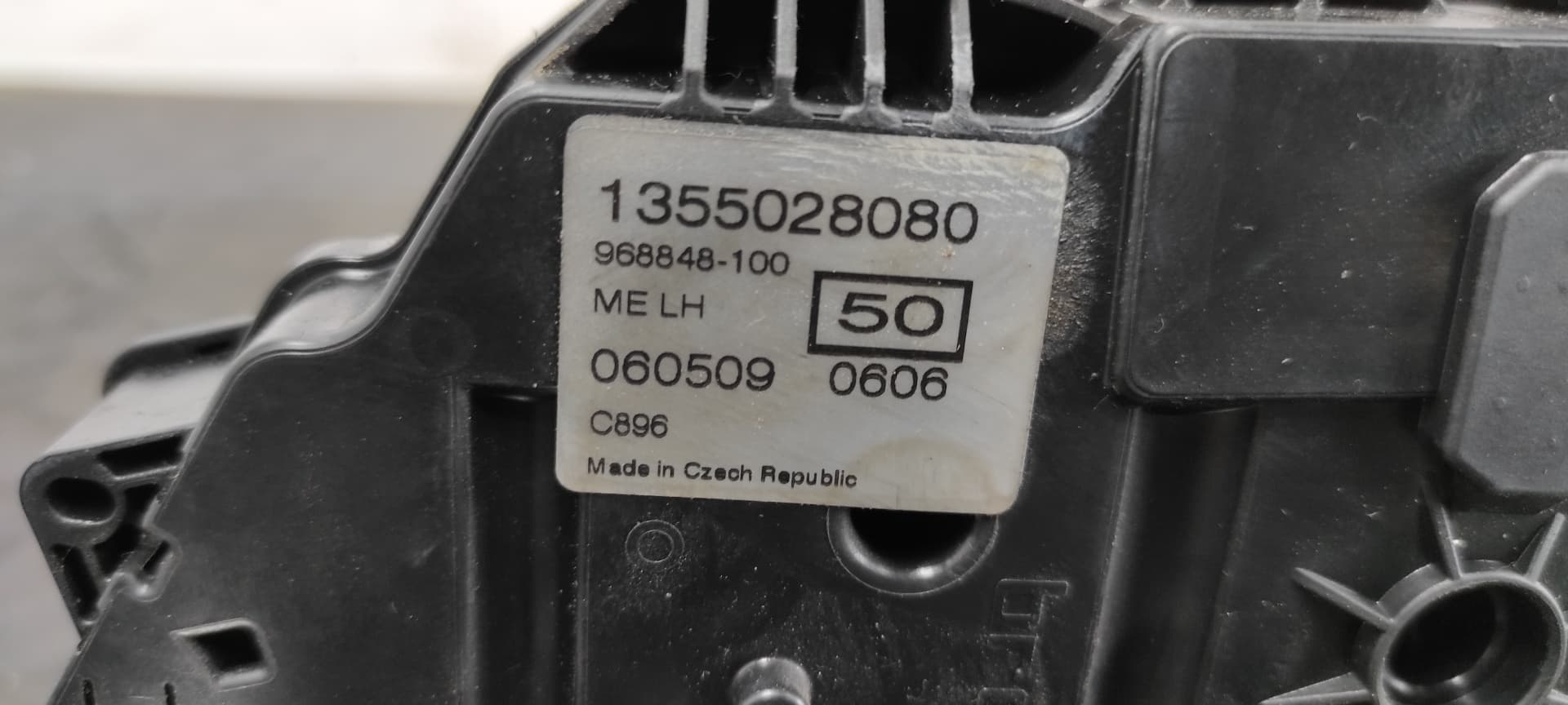 Recambio de CERRADURA PUERTA TRASERA IZQUIERDA para CITROEN NEMO 8HSDV4TD referencia OEM IAM 1355028080   - BLANCO 3