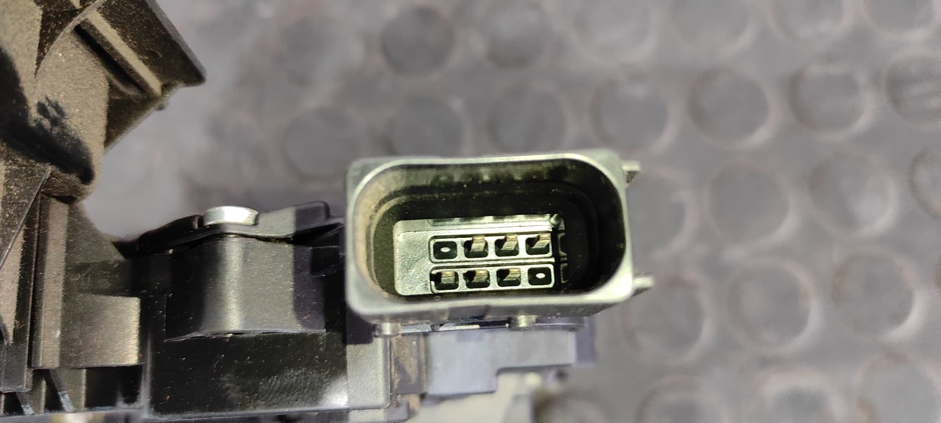 Recambio de CERRADURA PUERTA TRASERA IZQUIERDA para CITROEN NEMO 8HSDV4TD referencia OEM IAM 1355028080   - BLANCO 2