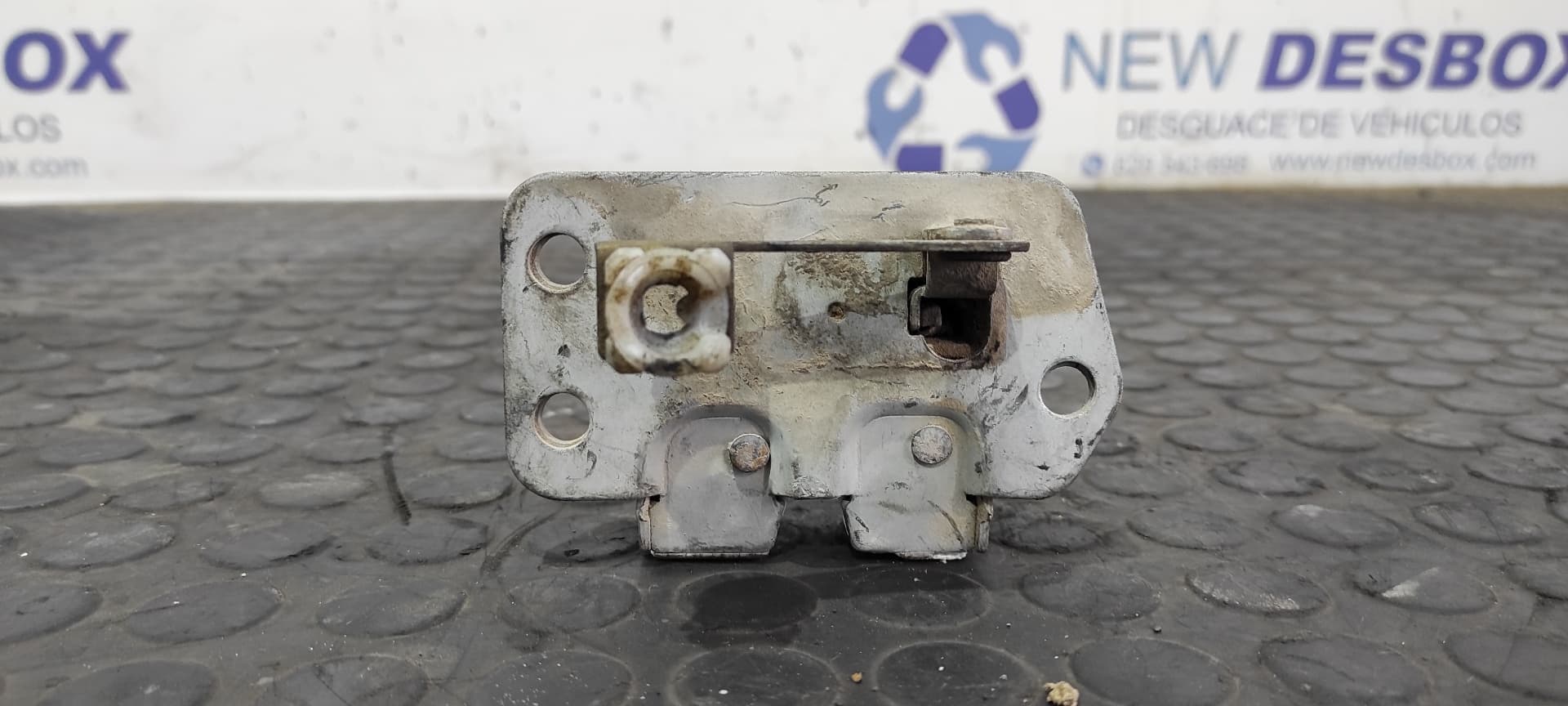 Recambio de CERRADURA PUERTA TRASERA DERECHA para NISSAN SERENA (C23M) referencia OEM IAM 4