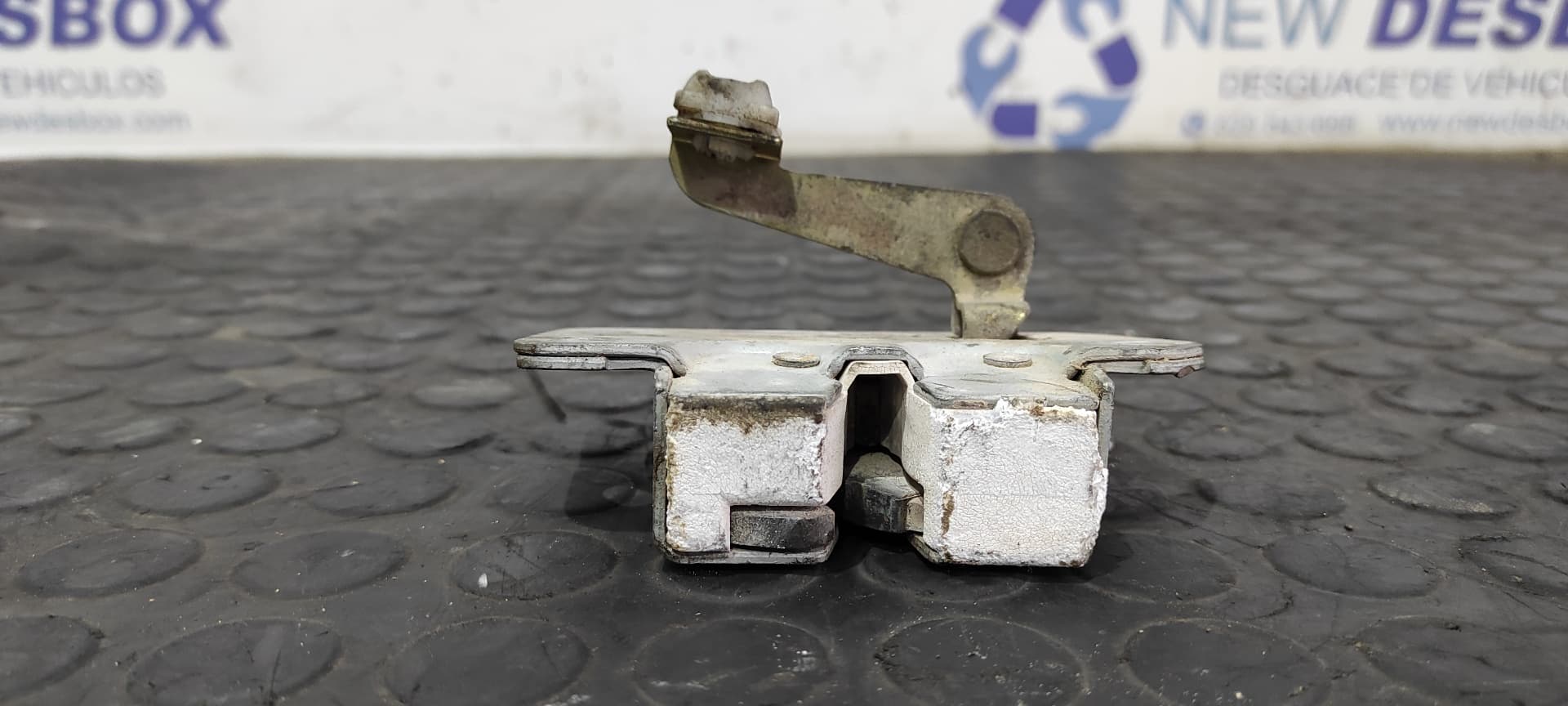 Recambio de CERRADURA PUERTA TRASERA DERECHA para NISSAN SERENA (C23M) referencia OEM IAM 2