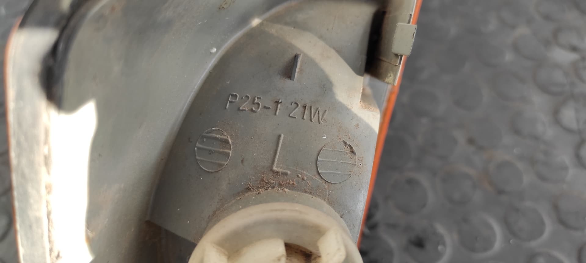 Recambio de PILOTO DELANTERO IZQUIERDO para MERCEDES-BENZ CLASE C (W201) BERLINA E 190 (201.024) M102961 referencia OEM IAM P251   - GRIS 3