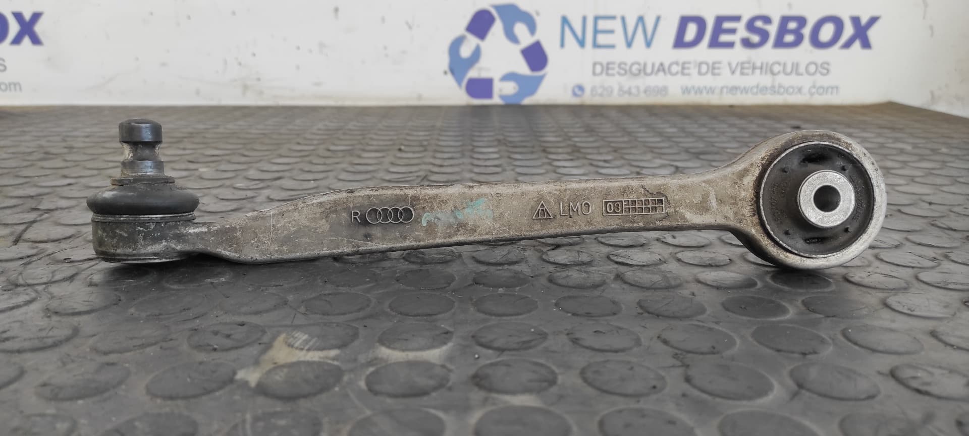 Recambio de BRAZO DERECHO SUPERIOR DELANTERO para AUDI A4 BERLINA (8E) 1.9 TDI (96kW) AVF referencia OEM IAM LM0   - AZUL