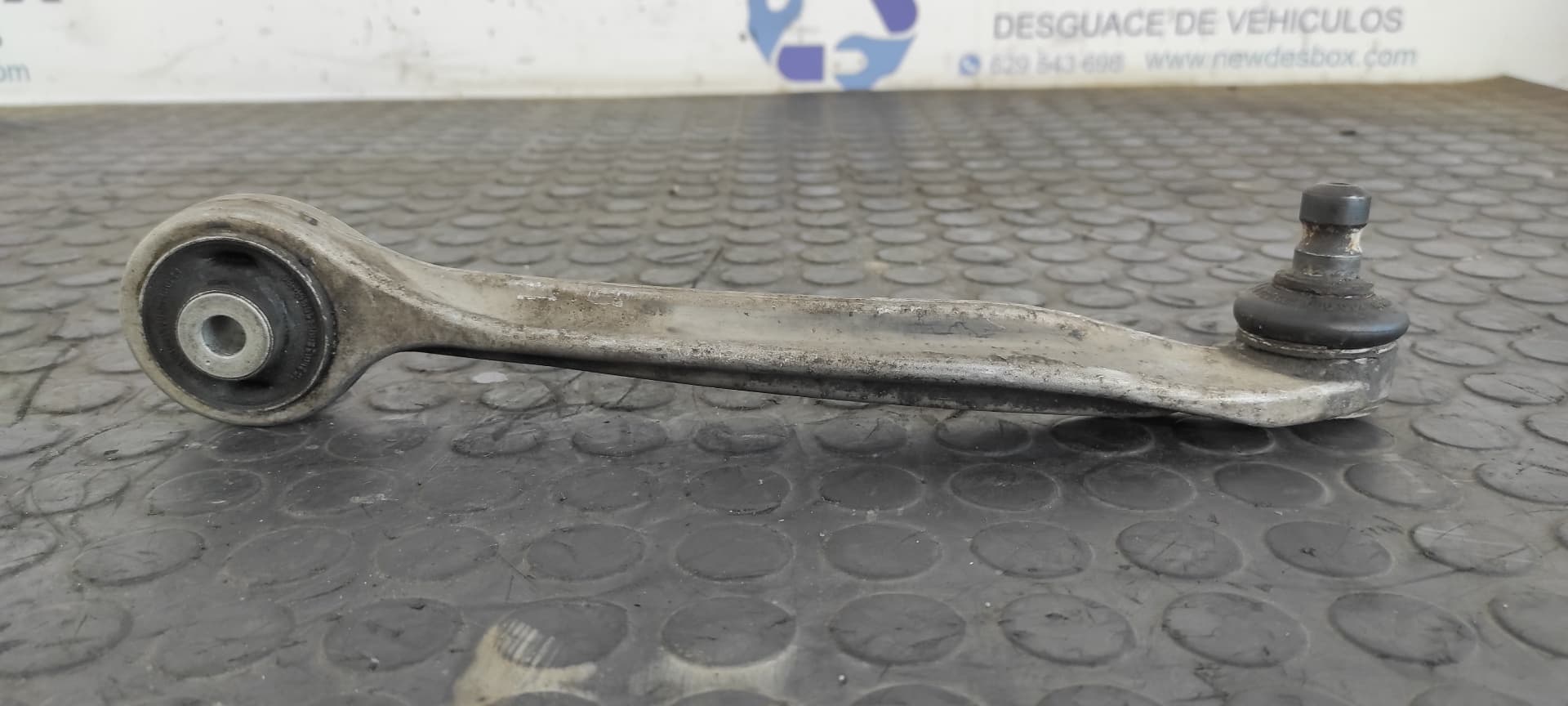 Recambio de BRAZO DERECHO SUPERIOR DELANTERO para AUDI A4 BERLINA (8E) 1.9 TDI (96kW) AVF referencia OEM IAM LM0   - AZUL 4