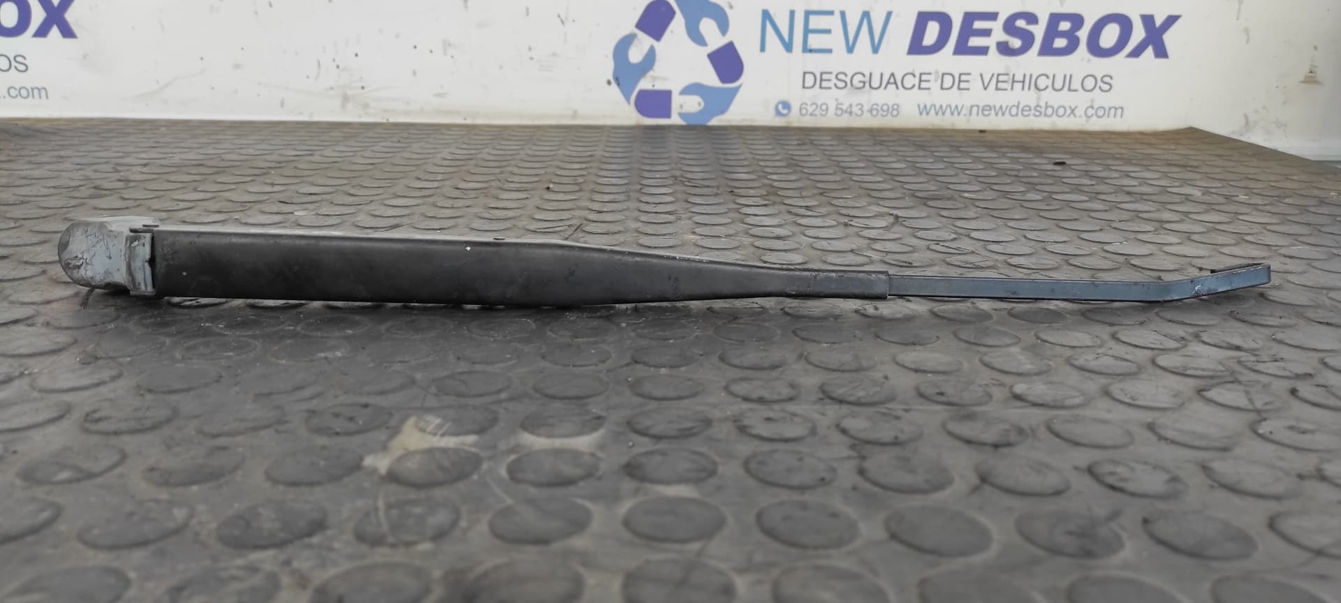Recambio de BRAZO LIMPIA DELANTERO IZQUIERDO para NISSAN TERRANO/TERRANO.II (R20) 2.7 Turbodiesel TD27E referencia OEM IAM 666 LD   - VERDE
