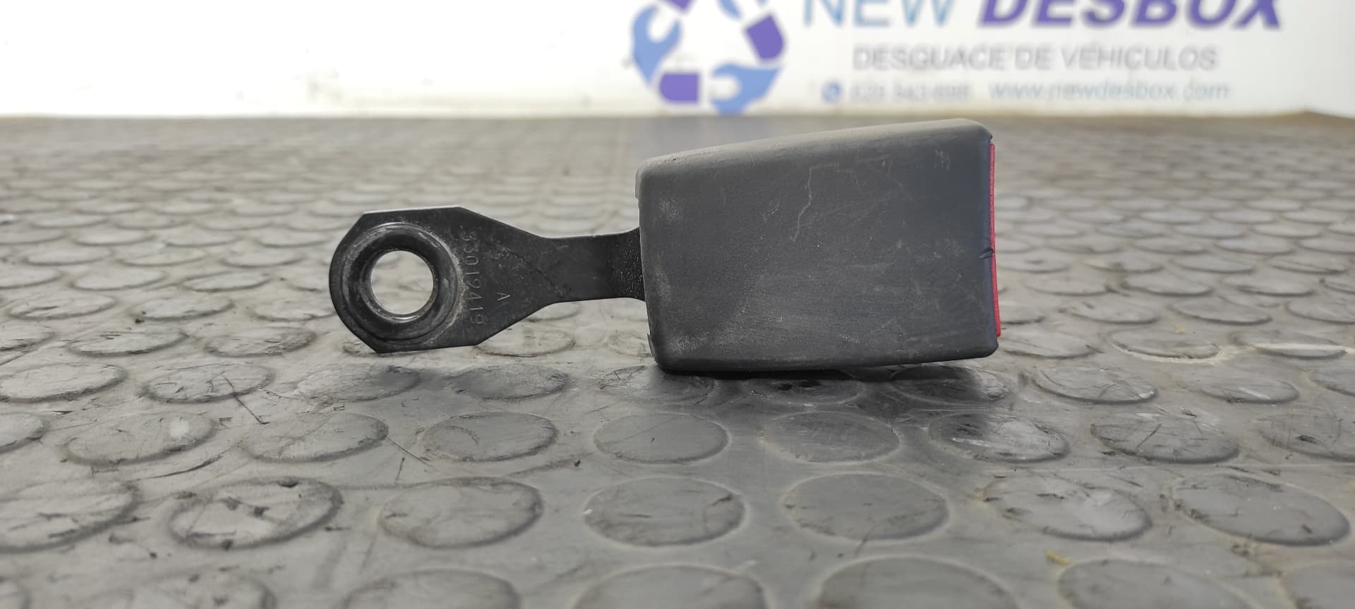 Recambio de ENGANCHE CINTURON TRASERO IZQUIERDO para CITROEN C2 1.1 referencia OEM IAM 9640832577