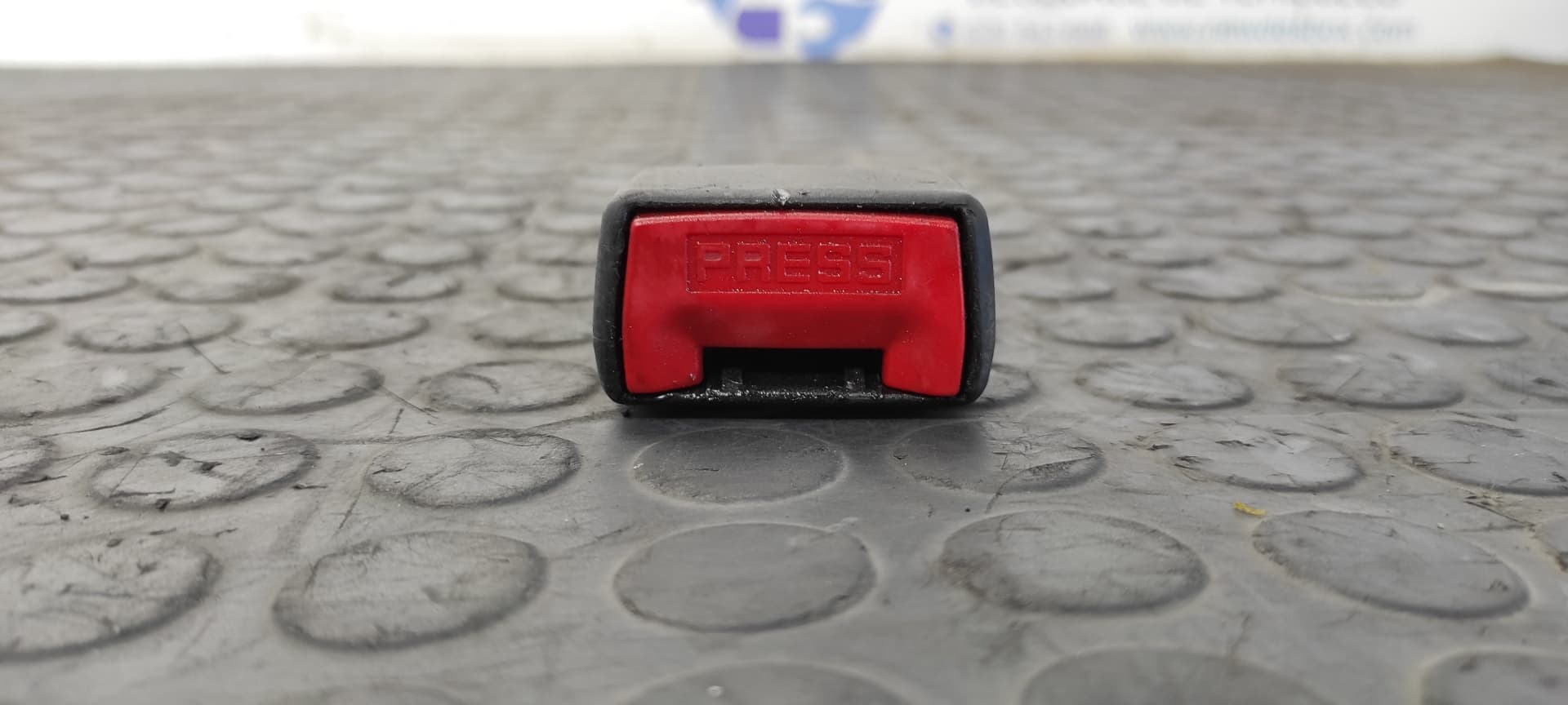 Recambio de ENGANCHE CINTURON TRASERO IZQUIERDO para CITROEN C2 1.1 referencia OEM IAM 9640832577 4