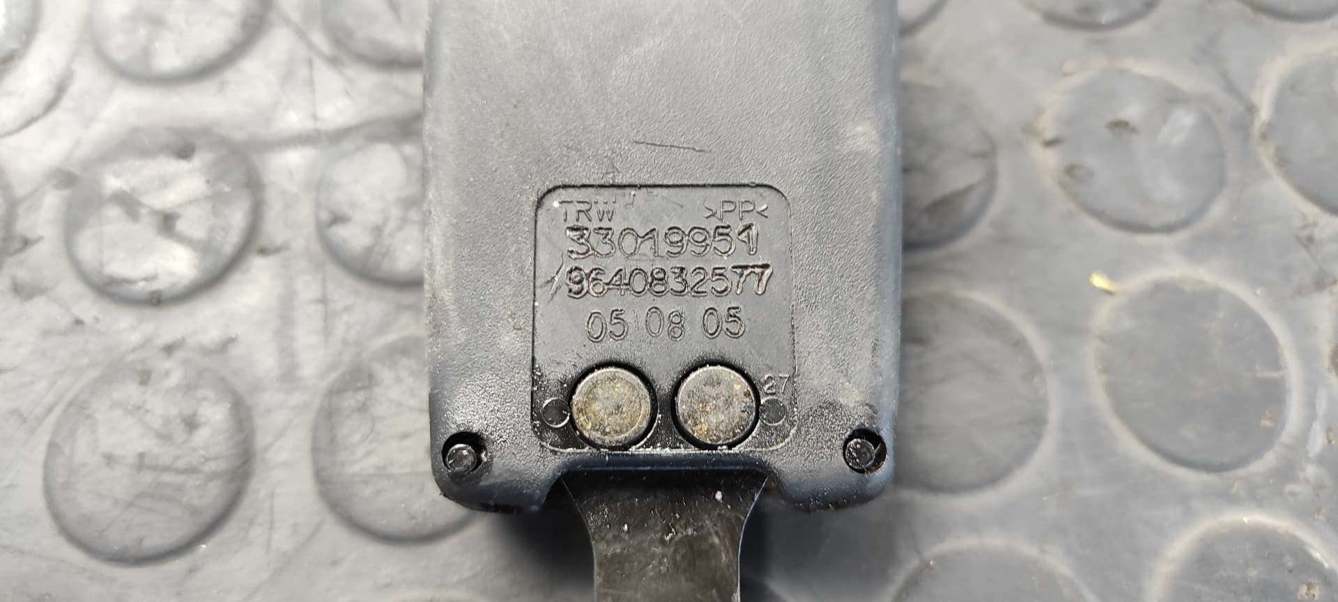 Recambio de ENGANCHE CINTURON TRASERO IZQUIERDO para CITROEN C2 1.1 referencia OEM IAM 9640832577 3
