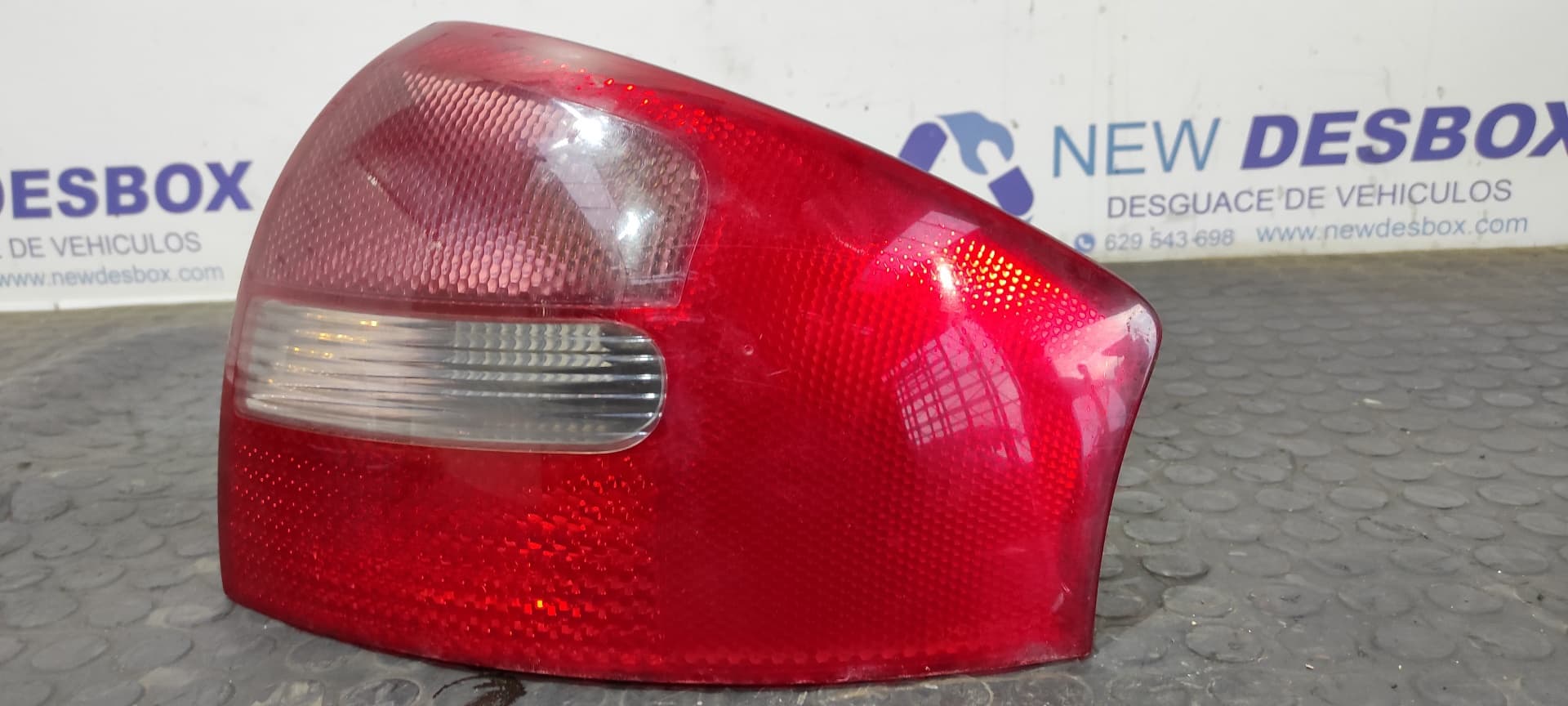 Recambio de PILOTO TRASERO DERECHO para AUDI A6 AVANT (4B5) * AVF referencia OEM IAM 4B5945096B   - AZUL 3