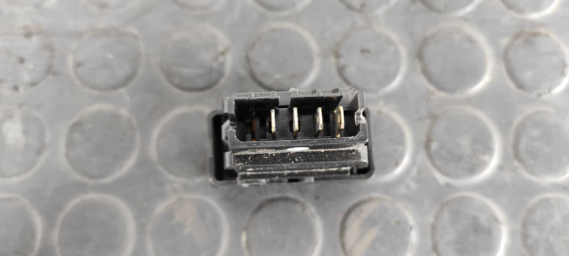 Recambio de INTERRUPTOR para DACIA LOGAN Ambiance K7M F7 referencia OEM IAM 399387   - BLANCO 4