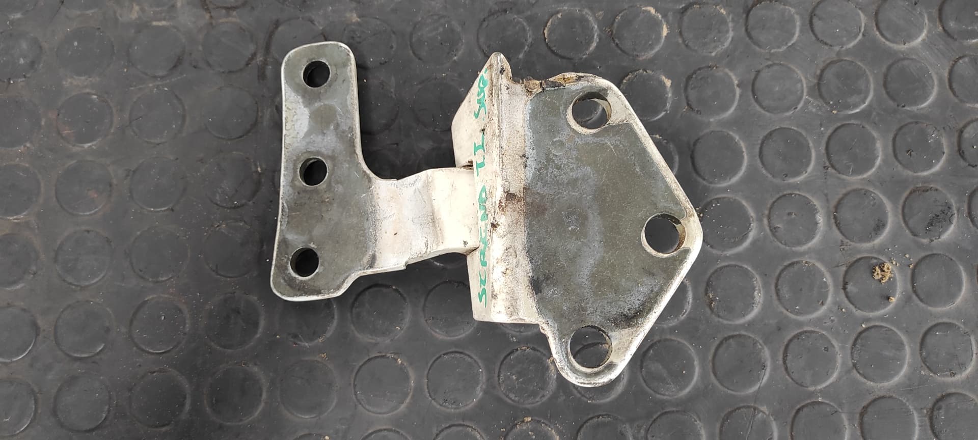 Recambio de BISAGRAS PUERTA TRASERA DERECHA para NISSAN SERENA (C23M) referencia OEM IAM 2