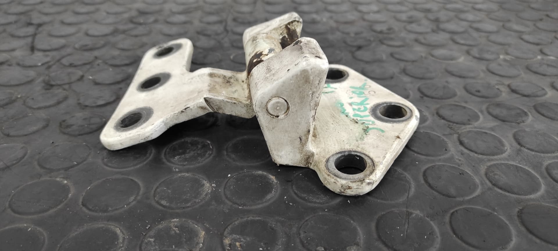 Recambio de BISAGRAS PUERTA TRASERA IZQUIERDA para NISSAN SERENA (C23M) referencia OEM IAM 3