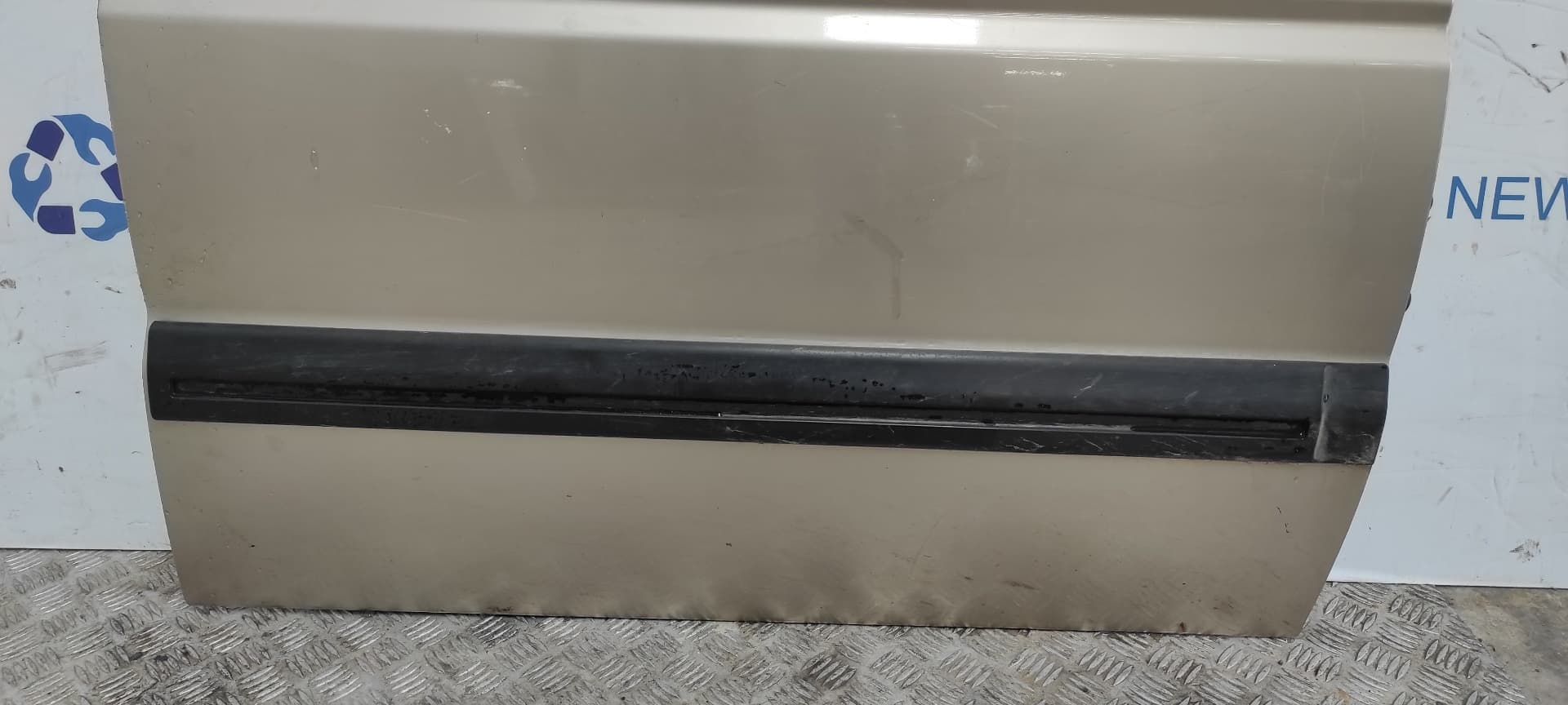 Recambio de PUERTA DELANTERA DERECHA para LAND ROVER DISCOVERY (LT) 15P referencia OEM IAM    - PLATA 6