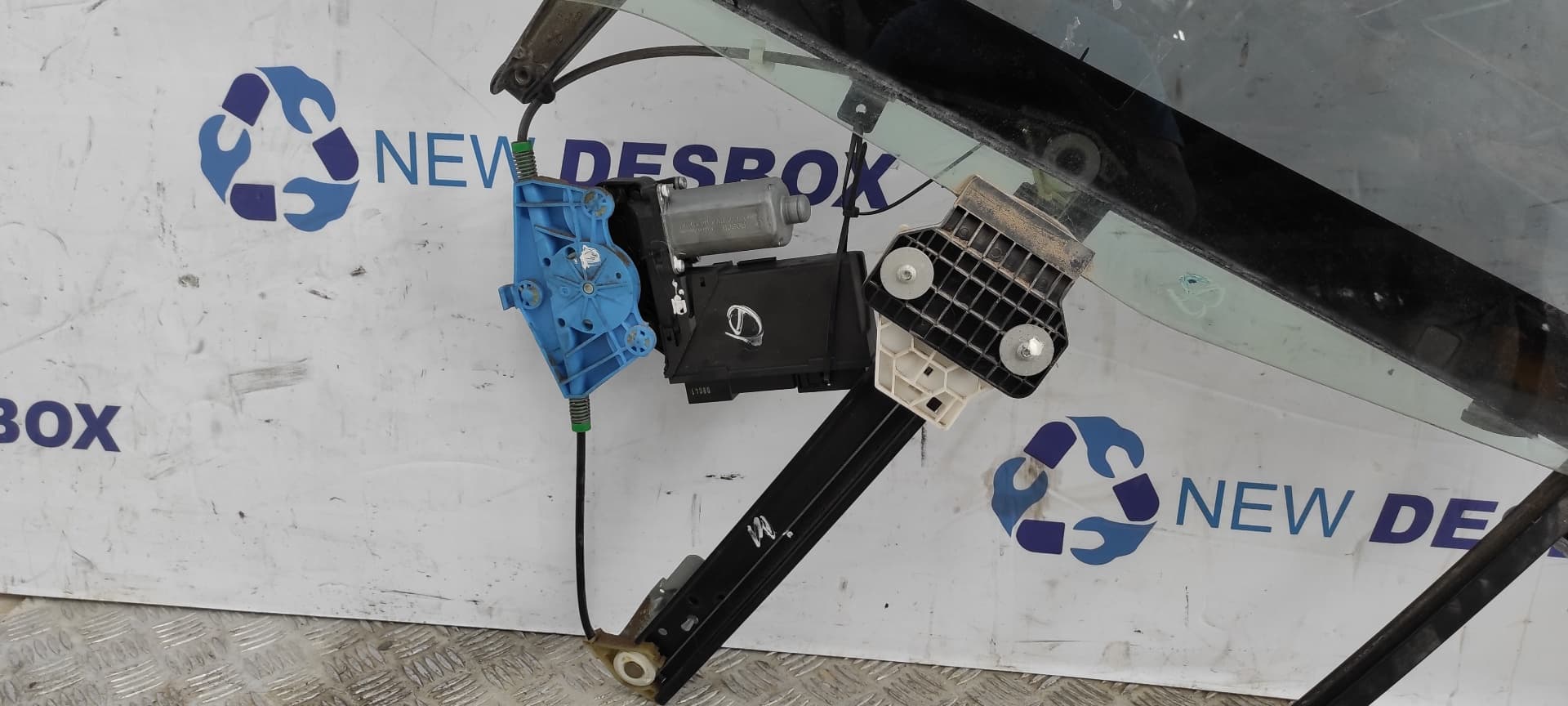 Recambio de ELEVALUNAS TRASERO IZQUIERDO para AUDI A4 AVANT (8E) BRE referencia OEM IAM 8E0839461B   - BLANCO 2