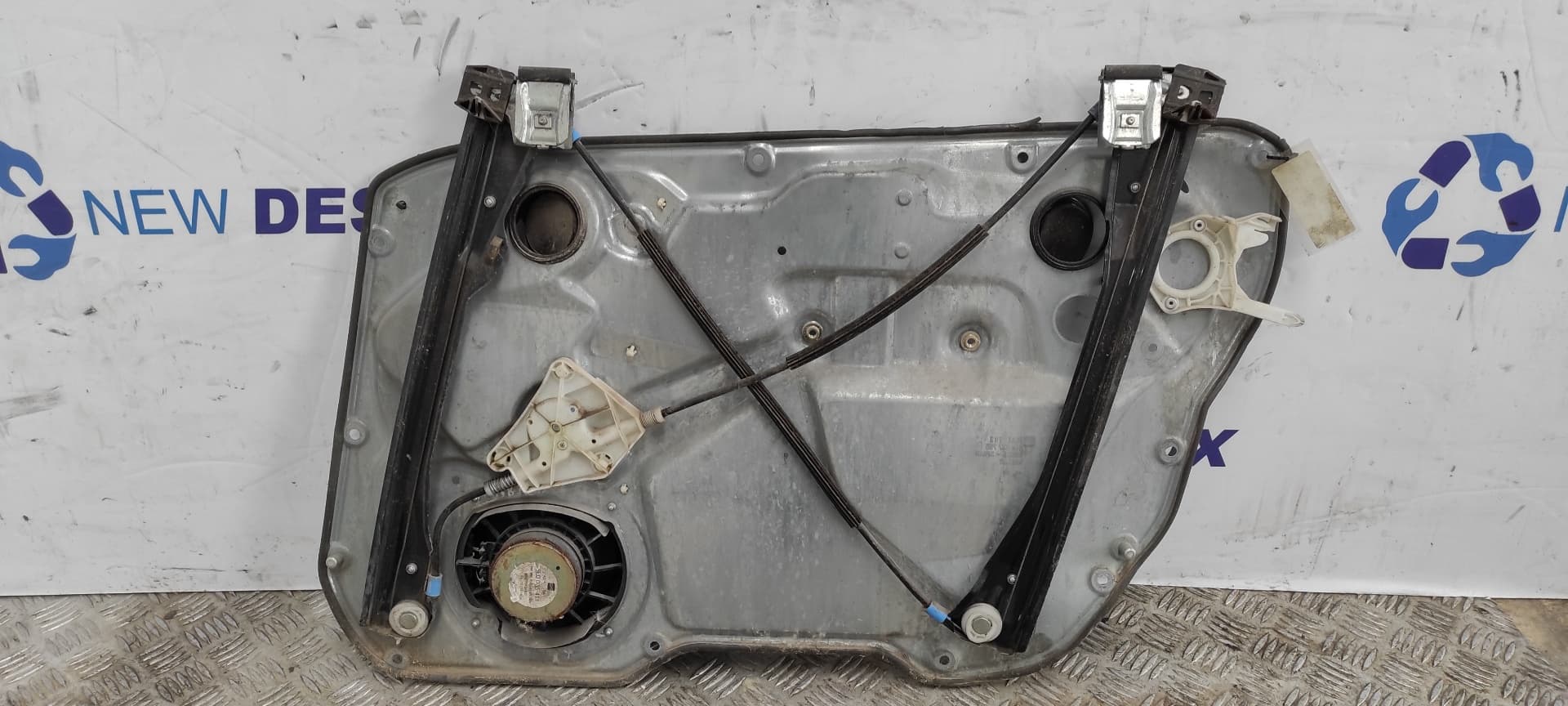 Recambio de ELEVALUNAS DELANTERO IZQUIERDO para SEAT IBIZA (6L1) 1.9 SDI ASY referencia OEM IAM 6L4837751CM   - PLATA