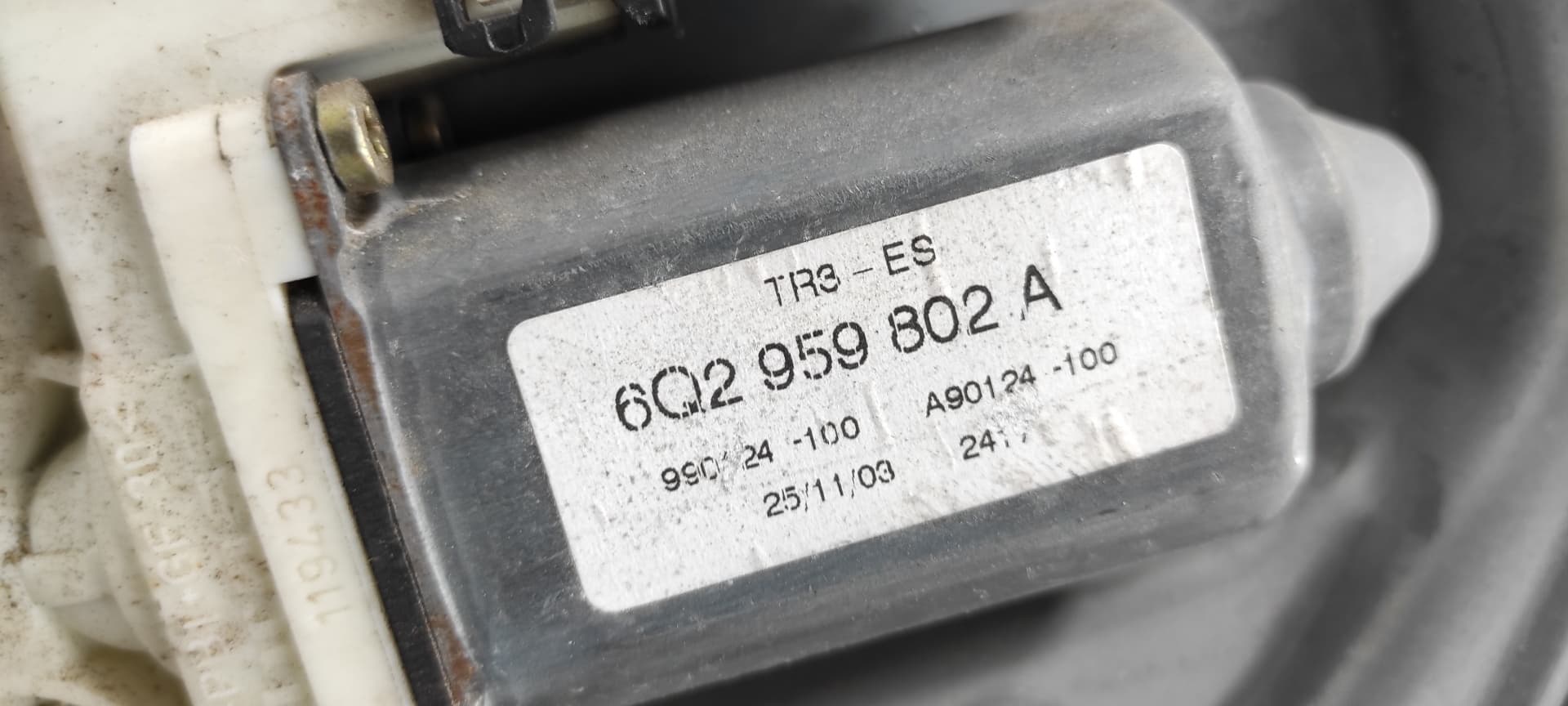 Recambio de ELEVALUNAS DELANTERO IZQUIERDO para SEAT IBIZA (6L1) 1.9 SDI ASY referencia OEM IAM 6L4837751CM   - PLATA 5