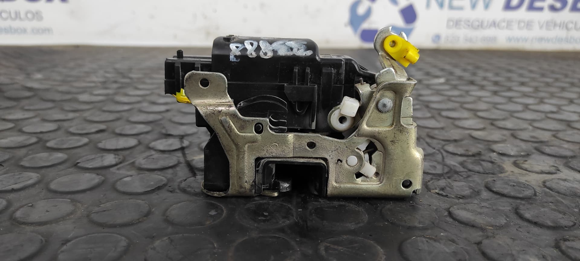 Recambio de CERRADURA PUERTA DELANTERA DERECHA para RENAULT KANGOO (F/KC0) 1.5 dCi Diesel K9K714 referencia OEM IAM    - AZUL 3
