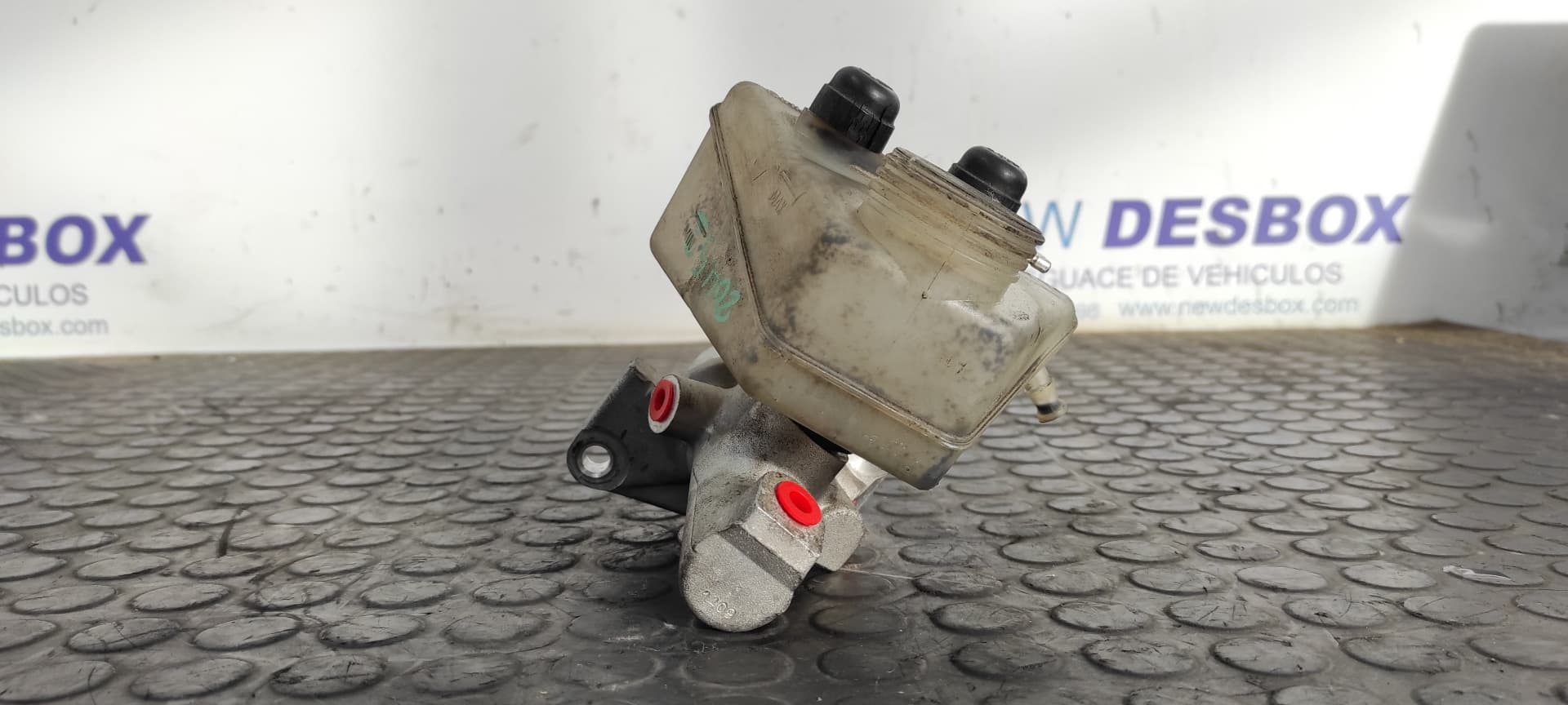 Recambio de BOMBA FRENO para MERCEDES-BENZ CLASE C (W201) BERLINA E 190 (201.024) M102962 referencia OEM IAM 32066144   - BLANCO 4