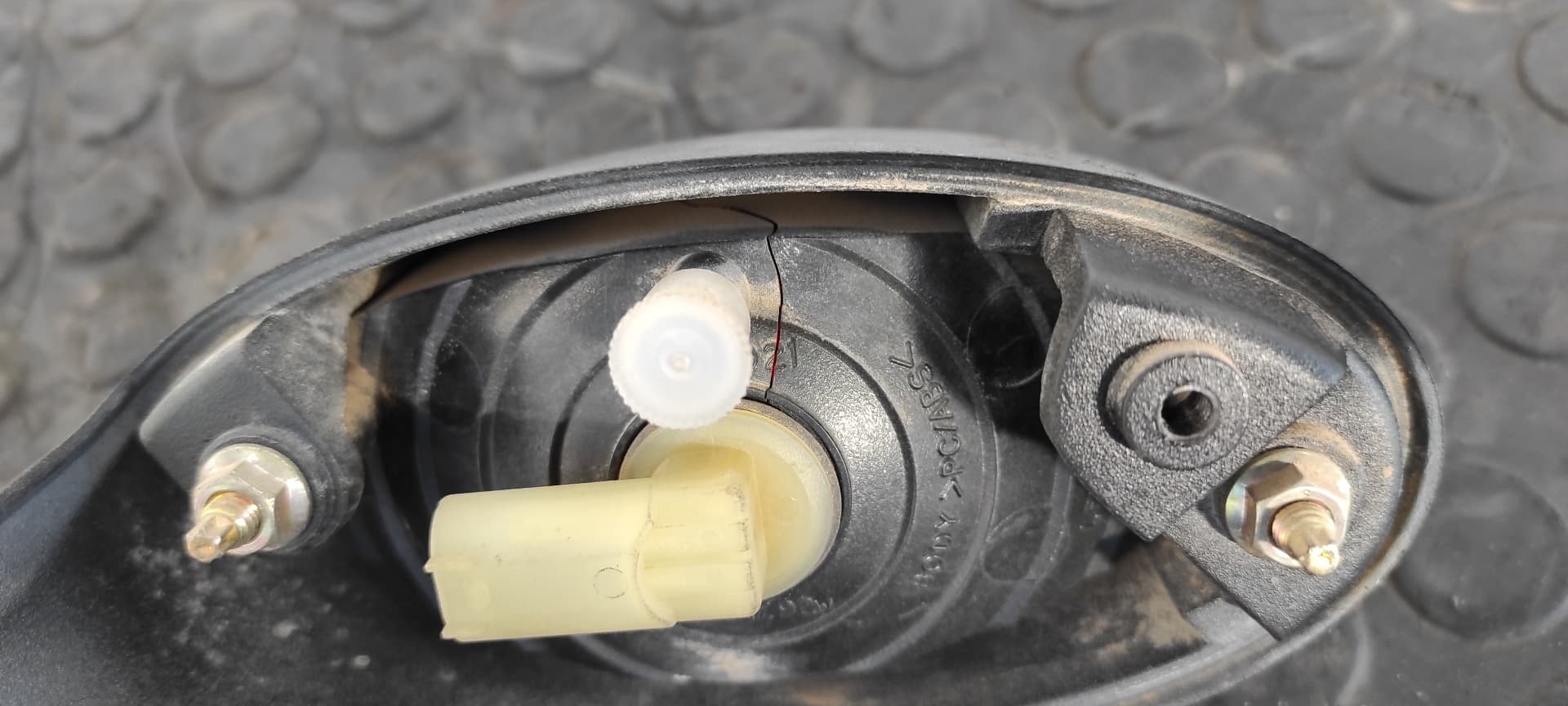 Recambio de LUZ CENTRAL DE FRENO para LAND ROVER FREELANDER (LN) 2.0 Td4 CAT 204D3 referencia OEM IAM BHP490010   - VERDE 5