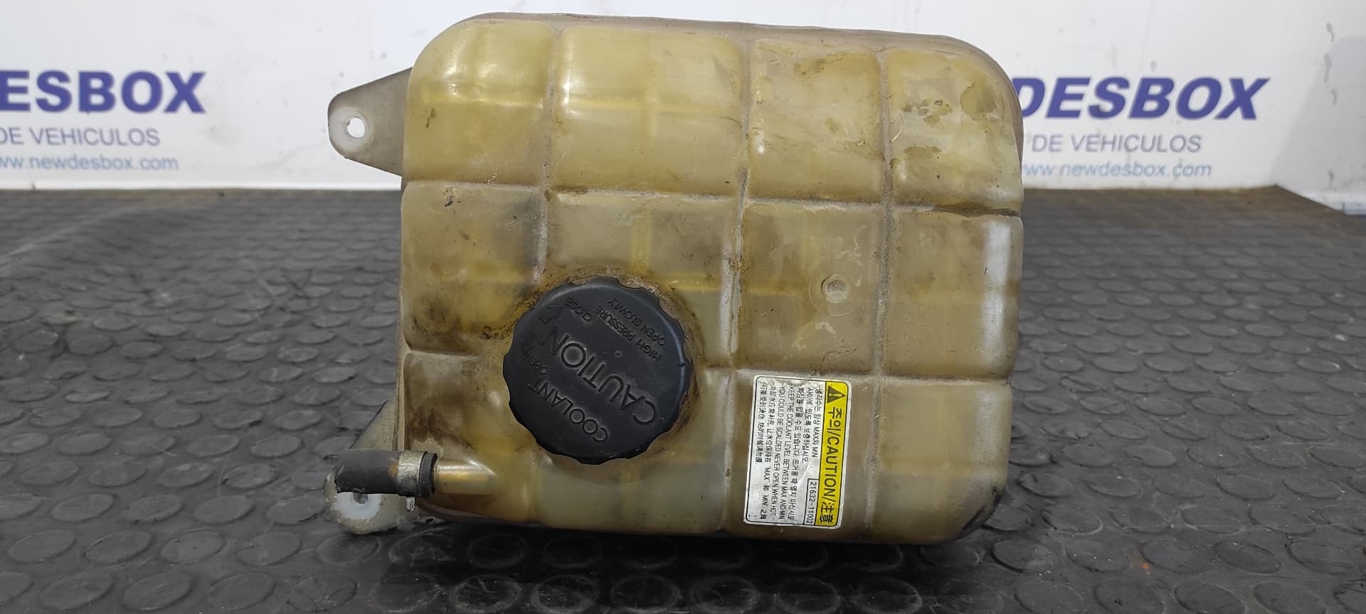 Recambio de DEPOSITO EXPANSION para SSANGYONG RODIUS Xdi Deluxe 4WD D27DT referencia OEM IAM K2161021100   - PLATA