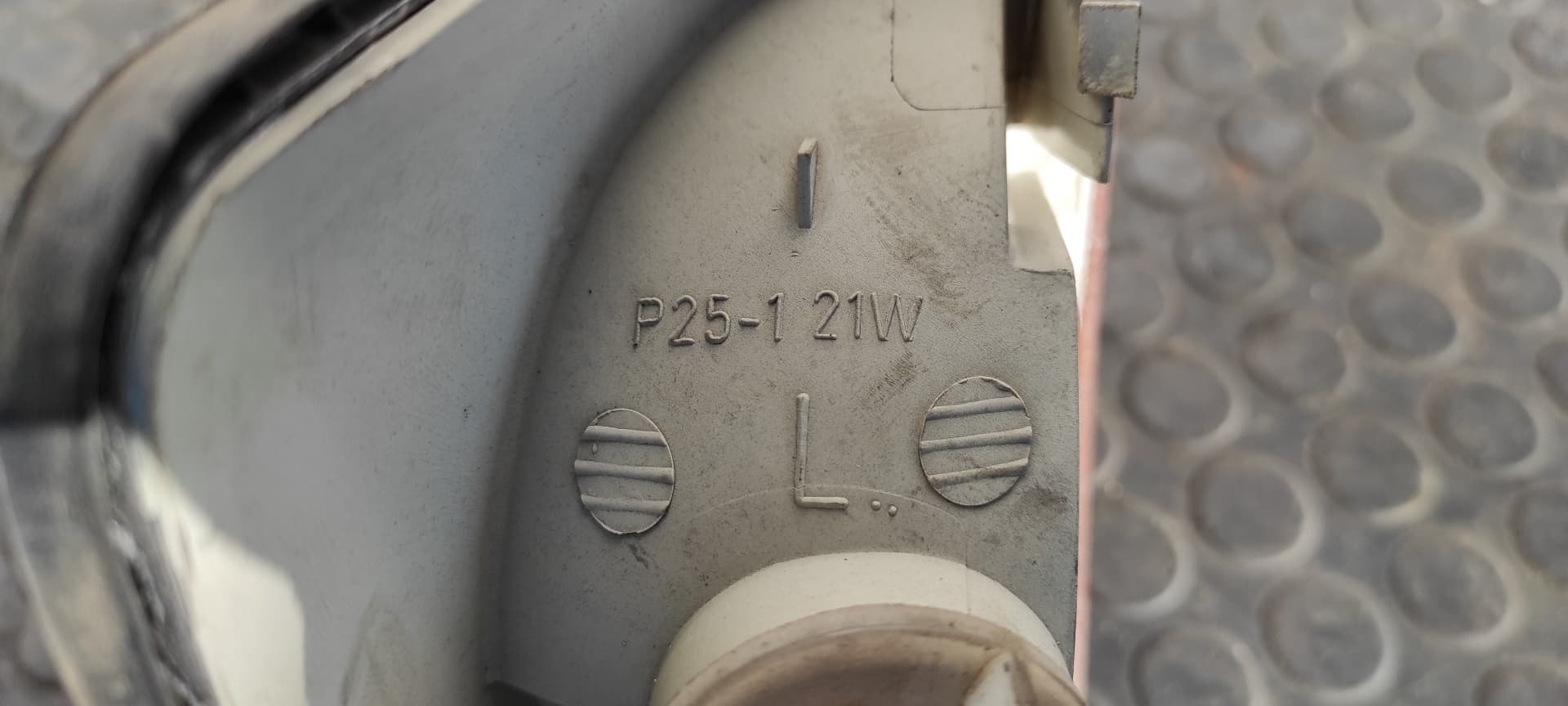 Recambio de PILOTO DELANTERO IZQUIERDO para MERCEDES-BENZ CLASE C (W201) BERLINA E 190 (201.024) M102962 referencia OEM IAM P251   - BLANCO 2