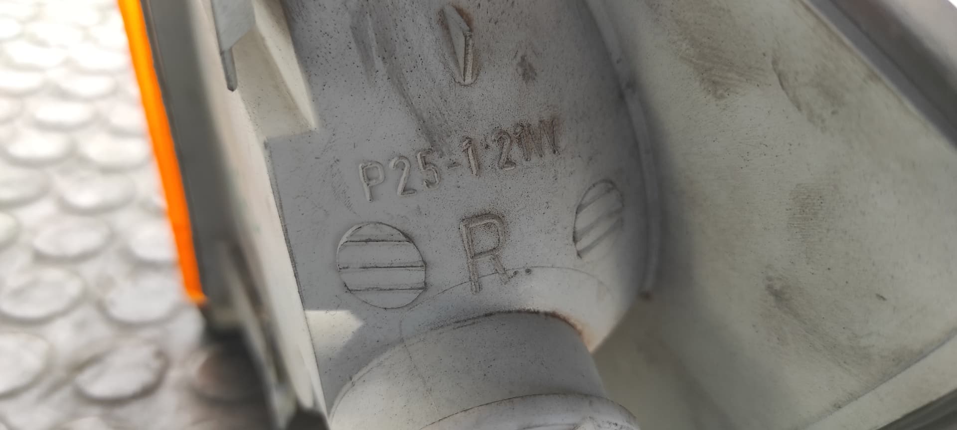 Recambio de PILOTO DELANTERO DERECHO para MERCEDES-BENZ CLASE C (W201) BERLINA E 190 (201.024) M102962 referencia OEM IAM P251   - BLANCO 2