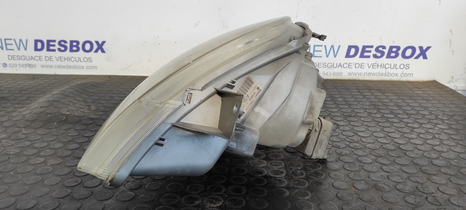Recambio de FARO DERECHO para RENAULT TRAFIC CAJA CERRADA (AB 4.01) Doble cabina L1H1  2,7t F9QU7 referencia OEM IAM 7700311372   - BLANCO 3