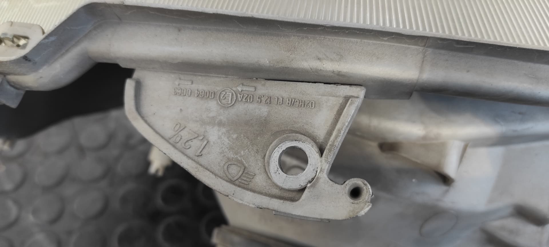 Recambio de FARO IZQUIERDO para RENAULT TRAFIC CAJA CERRADA (AB 4.01) Doble cabina L1H1  2,7t F9QU7 referencia OEM IAM 7700311371   - BLANCO 2