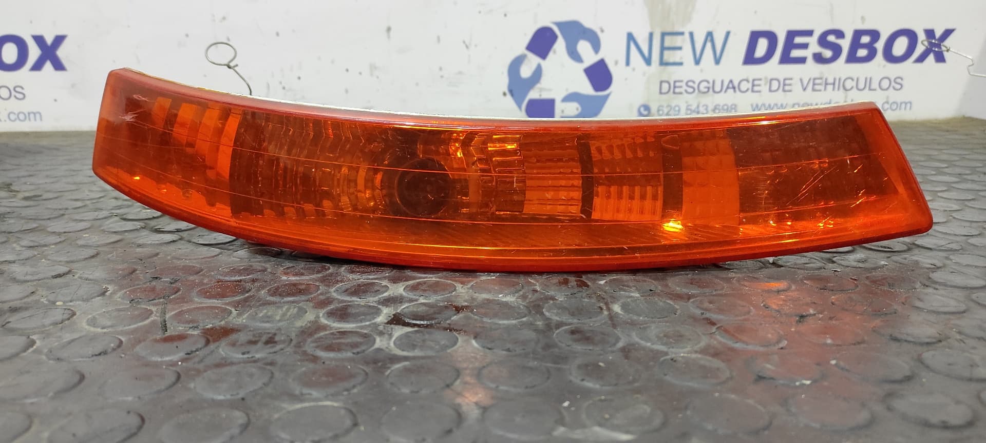 Recambio de PILOTO DELANTERO DERECHO para RENAULT TRAFIC CAJA CERRADA (AB 4.01) Doble cabina L1H1 2,7t F9QU7 referencia OEM IAM 8200007030 - BLANCO