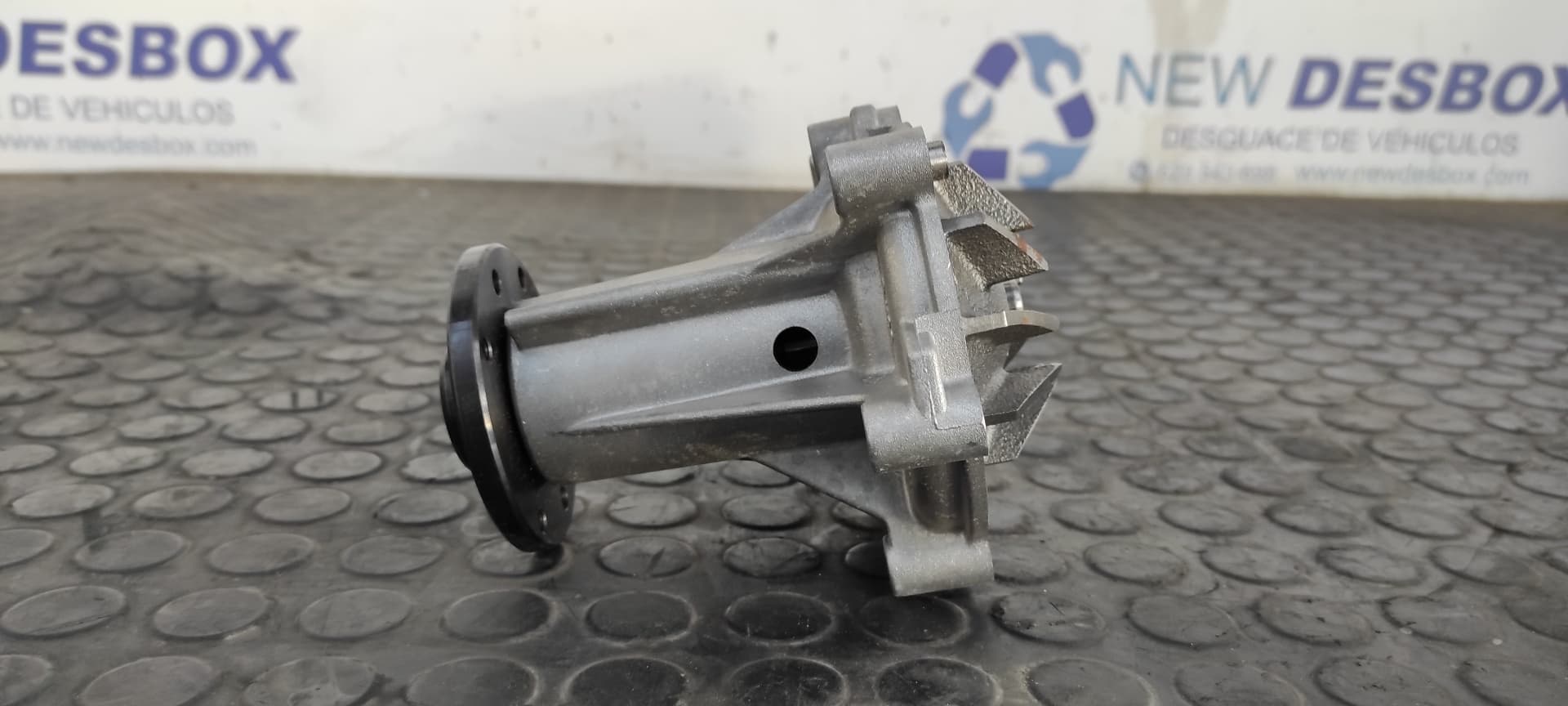 Recambio de BOMBA AGUA para SSANGYONG REXTON 2.7 D27DTP referencia OEM IAM 6652000520 4