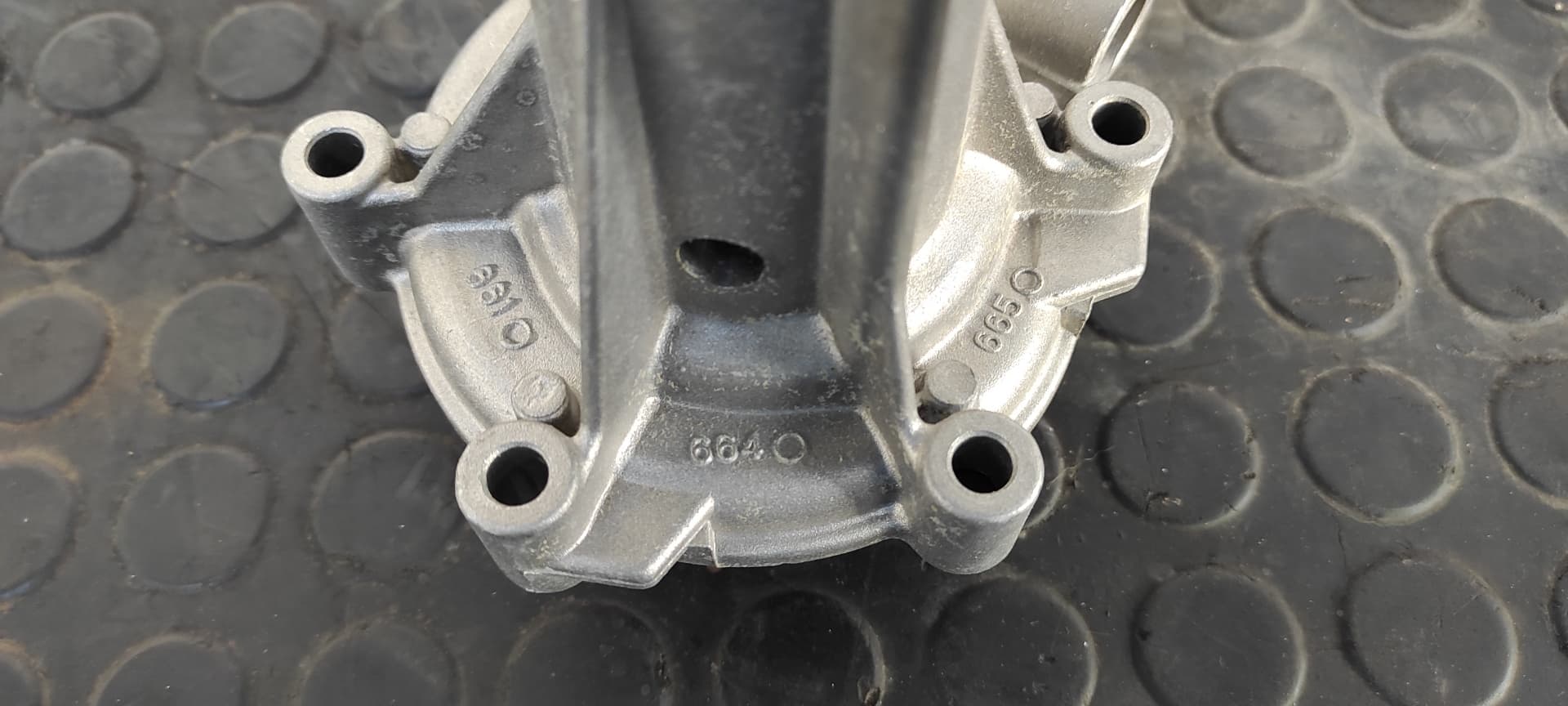 Recambio de BOMBA AGUA para SSANGYONG REXTON 2.7 D27DTP referencia OEM IAM 6652000520 7