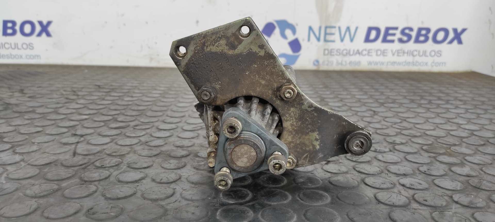 Recambio de BOMBA DIRECCION para AUDI 80 AVANT 1Z referencia OEM IAM 050145155A