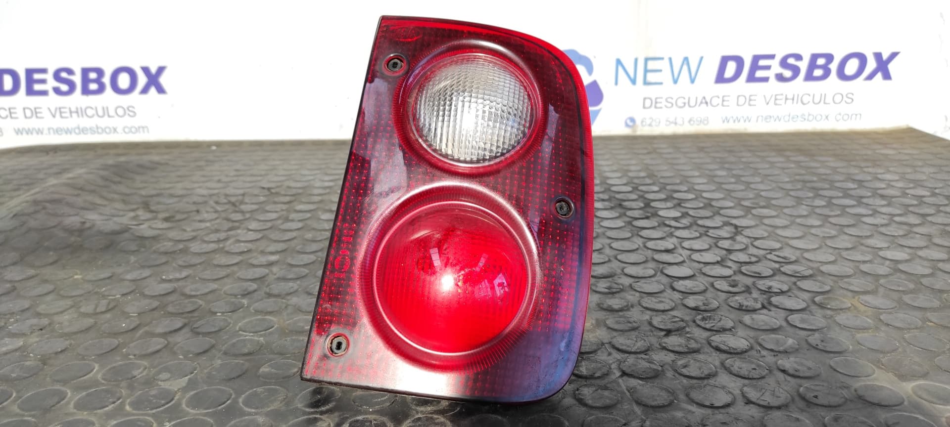 Recambio de PILOTO TRASERO DERECHO para LAND ROVER FREELANDER (LN) 2.0 Turbodiesel 20T2N referencia OEM IAM 22960202   - VERDE