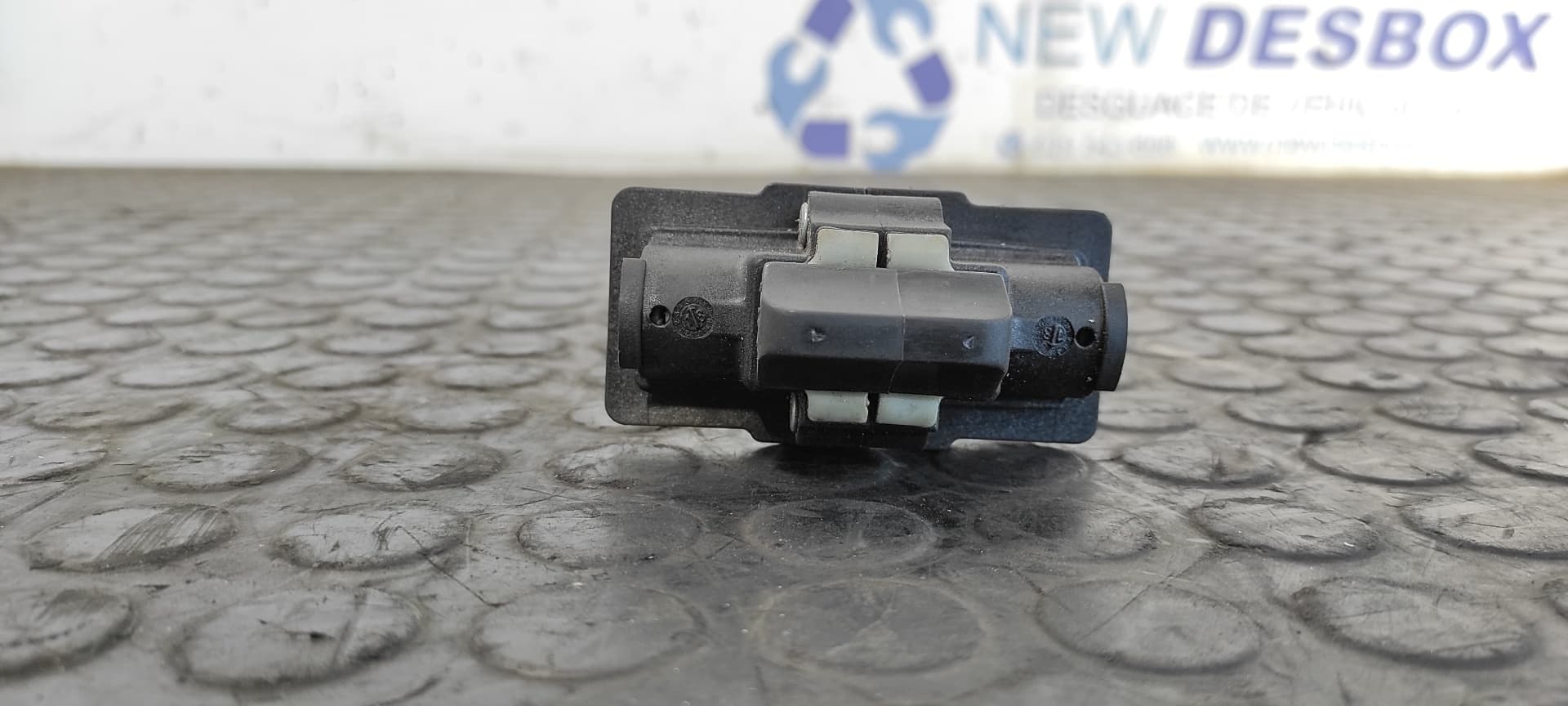 Recambio de RETENEDOR PUERTA IZQUIERDA  para PEUGEOT 3008 Allure YH01 referencia OEM IAM P8   - NEGRO 2