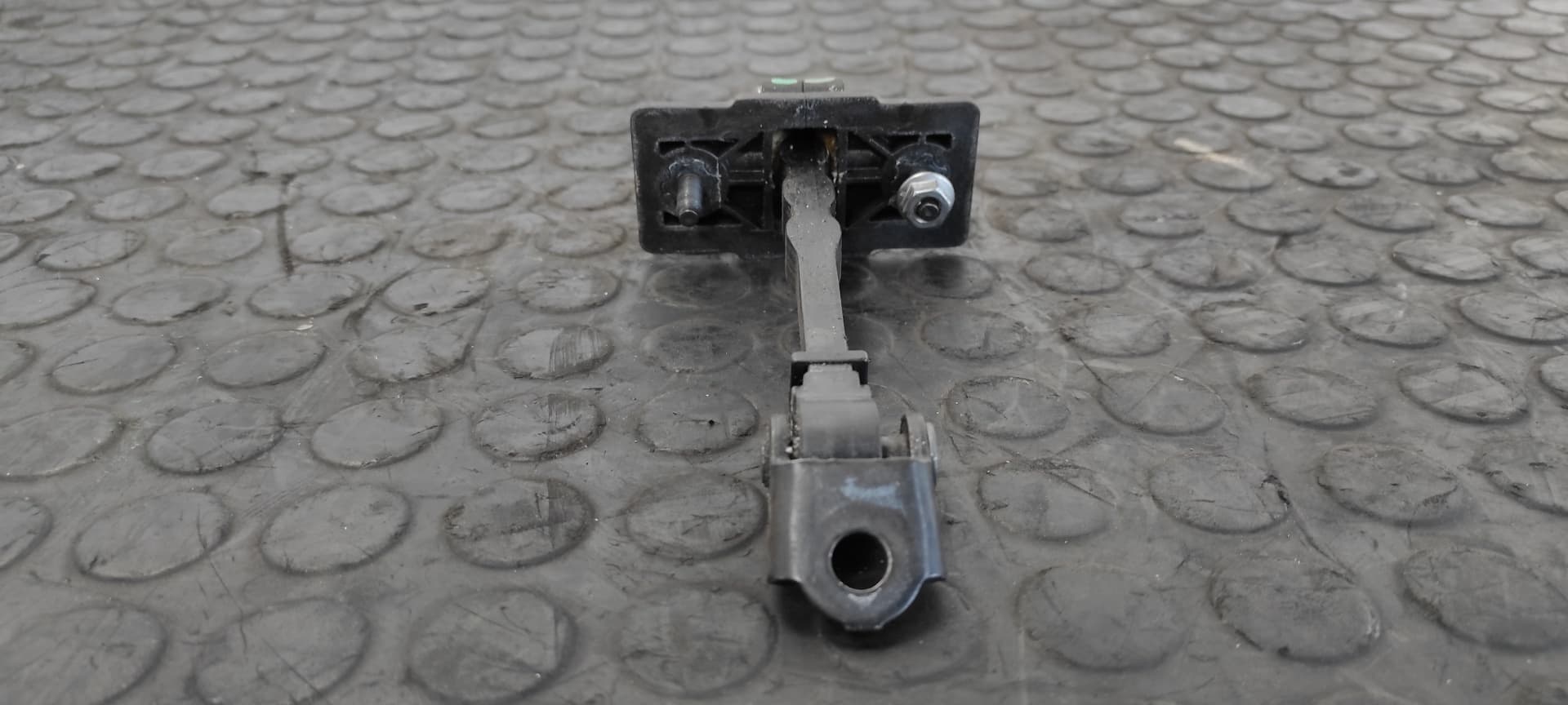 Recambio de RETENEDOR PUERTA IZQUIERDA  para PEUGEOT 3008 Allure YH01 referencia OEM IAM P8   - NEGRO 4