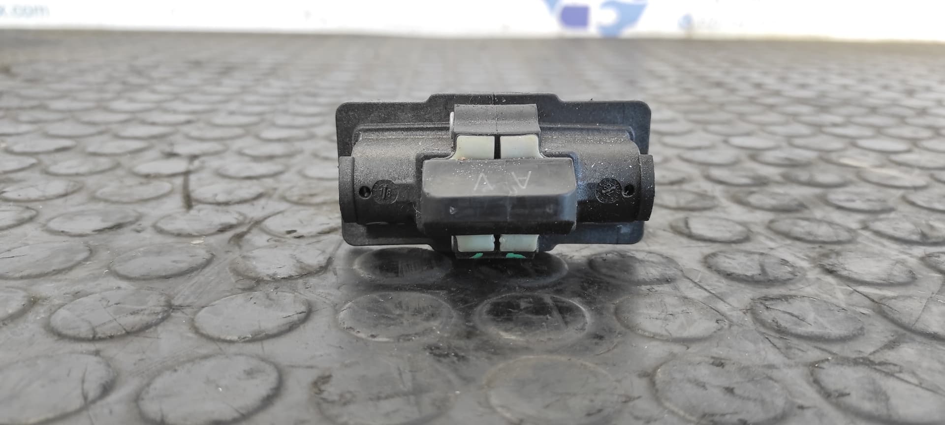 Recambio de RETENEDOR PUERTA IZQUIERDA  para PEUGEOT 3008 Allure YH01 referencia OEM IAM P8   - NEGRO 3