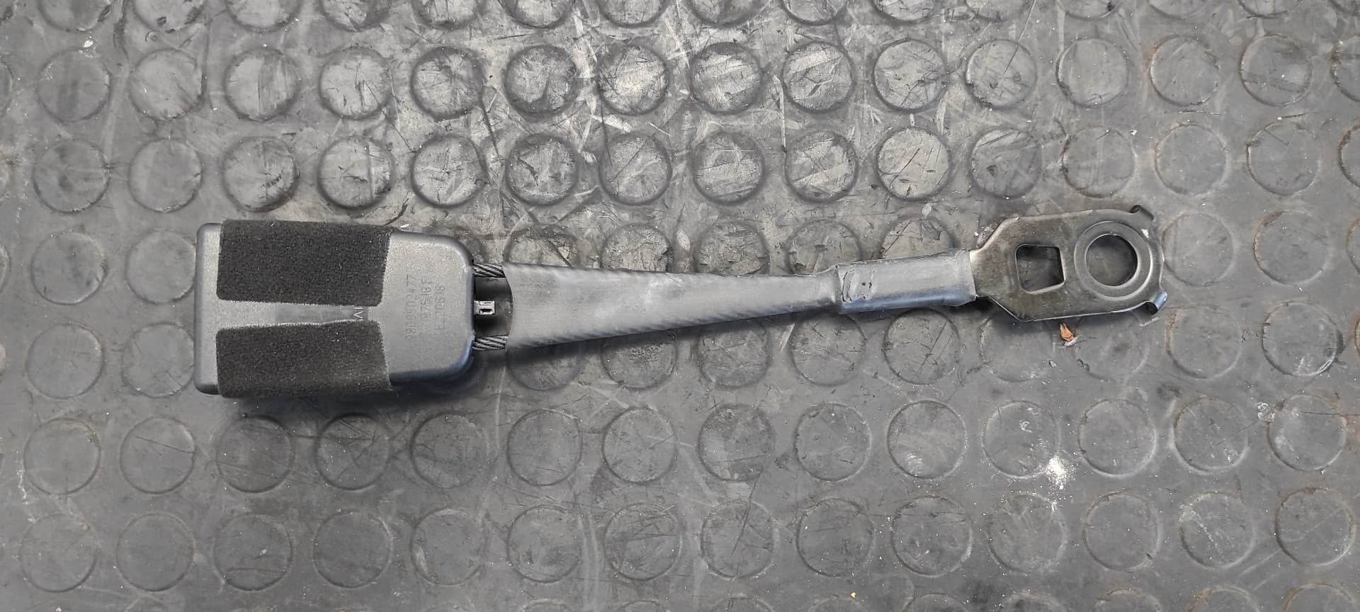 Recambio de ENGANCHE CINTURON DELANTERO IZQUIERDO para PEUGEOT 3008 Allure YH01 referencia OEM IAM 9809502477   - NEGRO